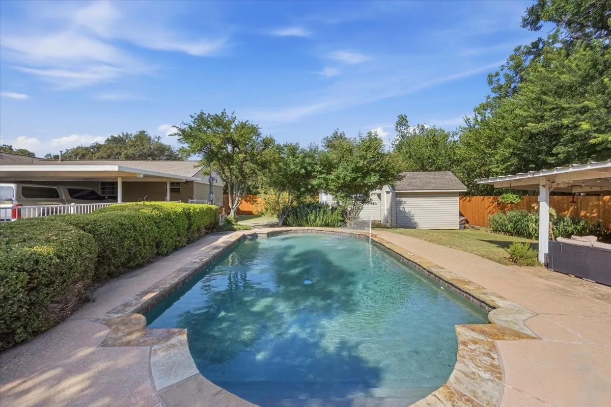 Single Family Residence For Sale in Tarrant County , 3520 South Drive, Fort Worth, Texas 76109, 3 Bedroom, 2 Bathroom, Garage spaces, 1,855 Sqft, built in 1950, mls#21405974, Real Estate Agent in Fort Worth, Homes For Sale in Tarrant county, Homes For Sale in Fort Worth, Realtor in Fort Worth Texas, Real Estate Brokerage Independent Realty Texas, Luminita Cordes Realtor