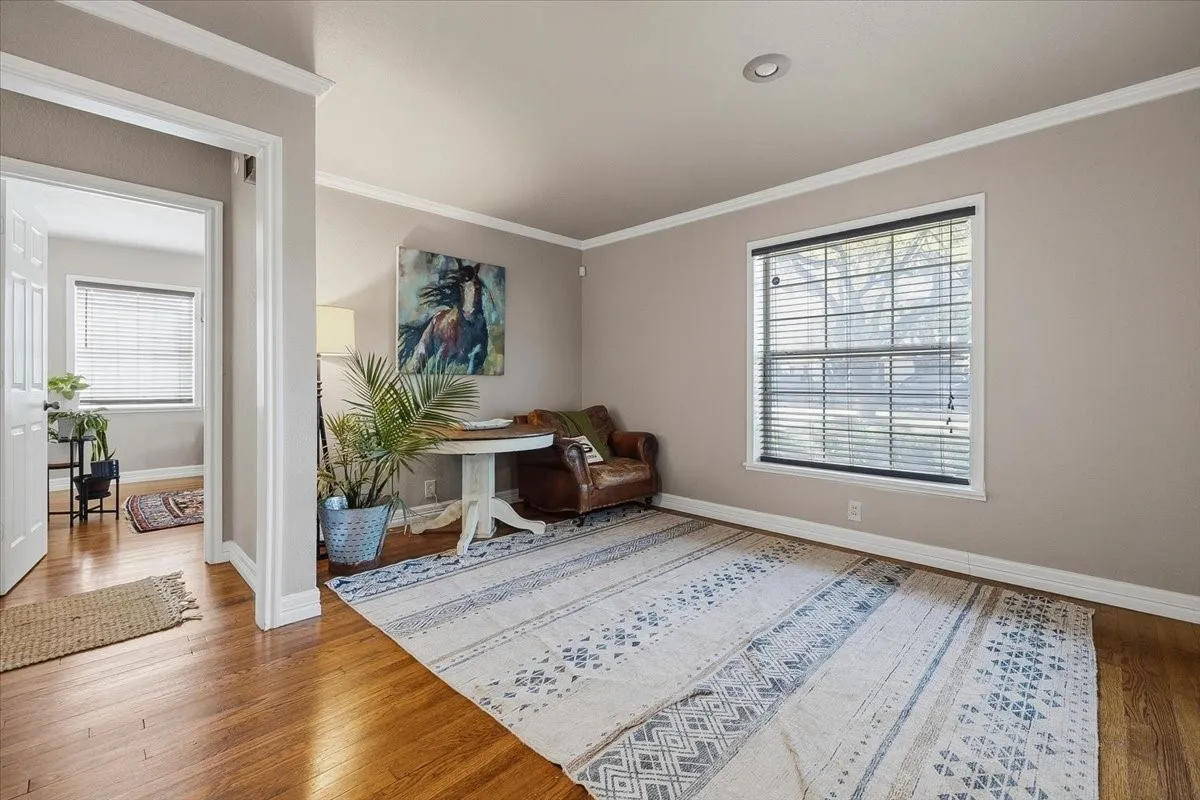 Single Family Residence For Sale in Tarrant County , 3520 South Drive, Fort Worth, Texas 76109, 3 Bedroom, 2 Bathroom, Garage spaces, 1,855 Sqft, built in 1950, mls#21405974, Real Estate Agent in Fort Worth, Homes For Sale in Tarrant county, Homes For Sale in Fort Worth, Realtor in Fort Worth Texas, Real Estate Brokerage Independent Realty Texas, Luminita Cordes Realtor