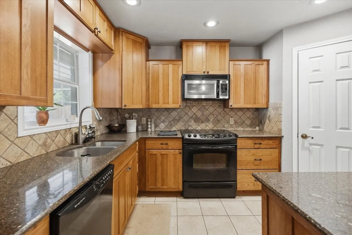 Single Family Residence For Sale in Tarrant County , 3520 South Drive, Fort Worth, Texas 76109, 3 Bedroom, 2 Bathroom, Garage spaces, 1,855 Sqft, built in 1950, mls#21405974, Real Estate Agent in Fort Worth, Homes For Sale in Tarrant county, Homes For Sale in Fort Worth, Realtor in Fort Worth Texas, Real Estate Brokerage Independent Realty Texas, Luminita Cordes Realtor