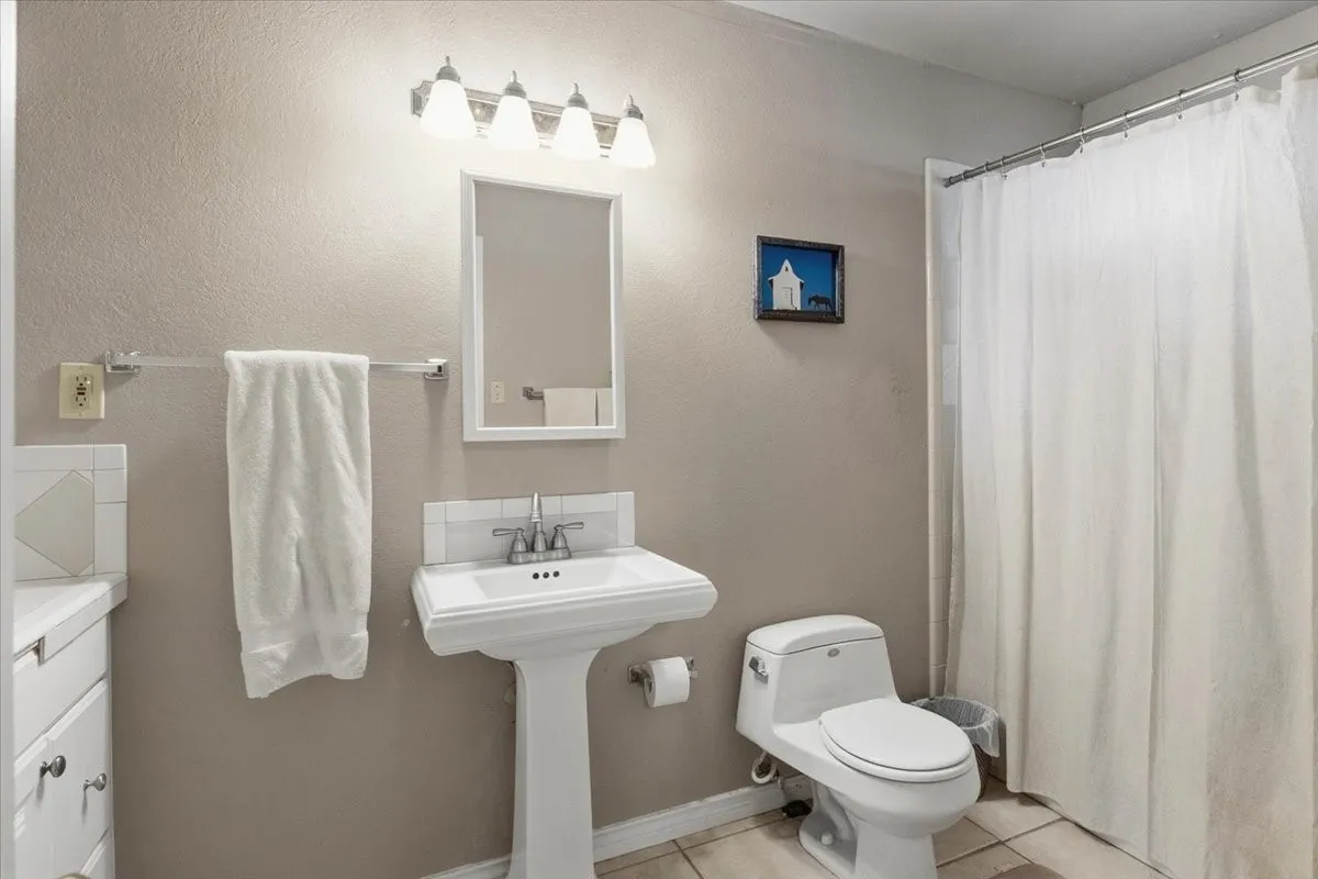 Single Family Residence For Sale in Tarrant County , 3520 South Drive, Fort Worth, Texas 76109, 3 Bedroom, 2 Bathroom, Garage spaces, 1,855 Sqft, built in 1950, mls#21405974, Real Estate Agent in Fort Worth, Homes For Sale in Tarrant county, Homes For Sale in Fort Worth, Realtor in Fort Worth Texas, Real Estate Brokerage Independent Realty Texas, Luminita Cordes Realtor