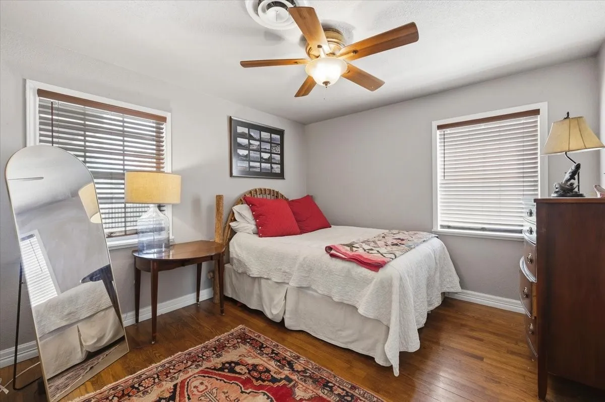 Single Family Residence For Sale in Tarrant County , 3520 South Drive, Fort Worth, Texas 76109, 3 Bedroom, 2 Bathroom, Garage spaces, 1,855 Sqft, built in 1950, mls#21405974, Real Estate Agent in Fort Worth, Homes For Sale in Tarrant county, Homes For Sale in Fort Worth, Realtor in Fort Worth Texas, Real Estate Brokerage Independent Realty Texas, Luminita Cordes Realtor
