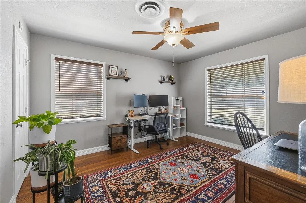 Single Family Residence For Sale in Tarrant County , 3520 South Drive, Fort Worth, Texas 76109, 3 Bedroom, 2 Bathroom, Garage spaces, 1,855 Sqft, built in 1950, mls#21405974, Real Estate Agent in Fort Worth, Homes For Sale in Tarrant county, Homes For Sale in Fort Worth, Realtor in Fort Worth Texas, Real Estate Brokerage Independent Realty Texas, Luminita Cordes Realtor
