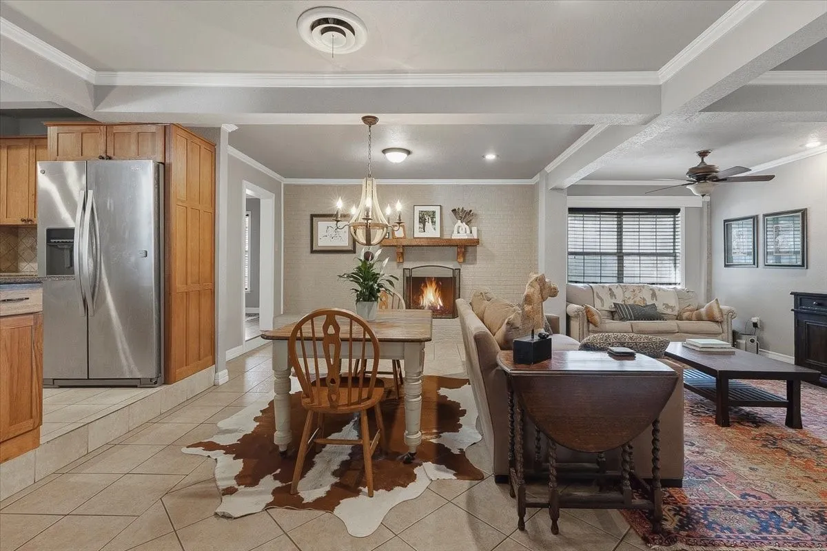 Single Family Residence For Sale in Tarrant County , 3520 South Drive, Fort Worth, Texas 76109, 3 Bedroom, 2 Bathroom, Garage spaces, 1,855 Sqft, built in 1950, mls#21405974, Real Estate Agent in Fort Worth, Homes For Sale in Tarrant county, Homes For Sale in Fort Worth, Realtor in Fort Worth Texas, Real Estate Brokerage Independent Realty Texas, Luminita Cordes Realtor