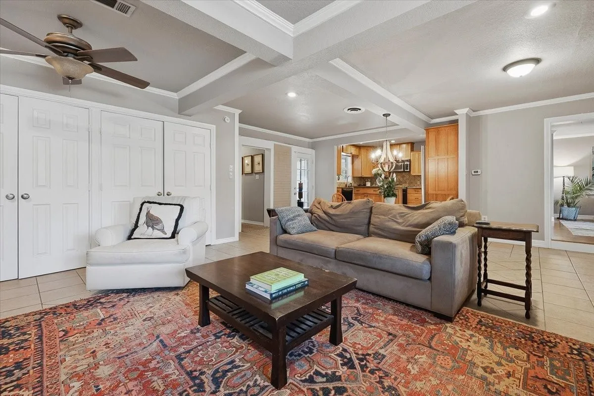 Single Family Residence For Sale in Tarrant County , 3520 South Drive, Fort Worth, Texas 76109, 3 Bedroom, 2 Bathroom, Garage spaces, 1,855 Sqft, built in 1950, mls#21405974, Real Estate Agent in Fort Worth, Homes For Sale in Tarrant county, Homes For Sale in Fort Worth, Realtor in Fort Worth Texas, Real Estate Brokerage Independent Realty Texas, Luminita Cordes Realtor