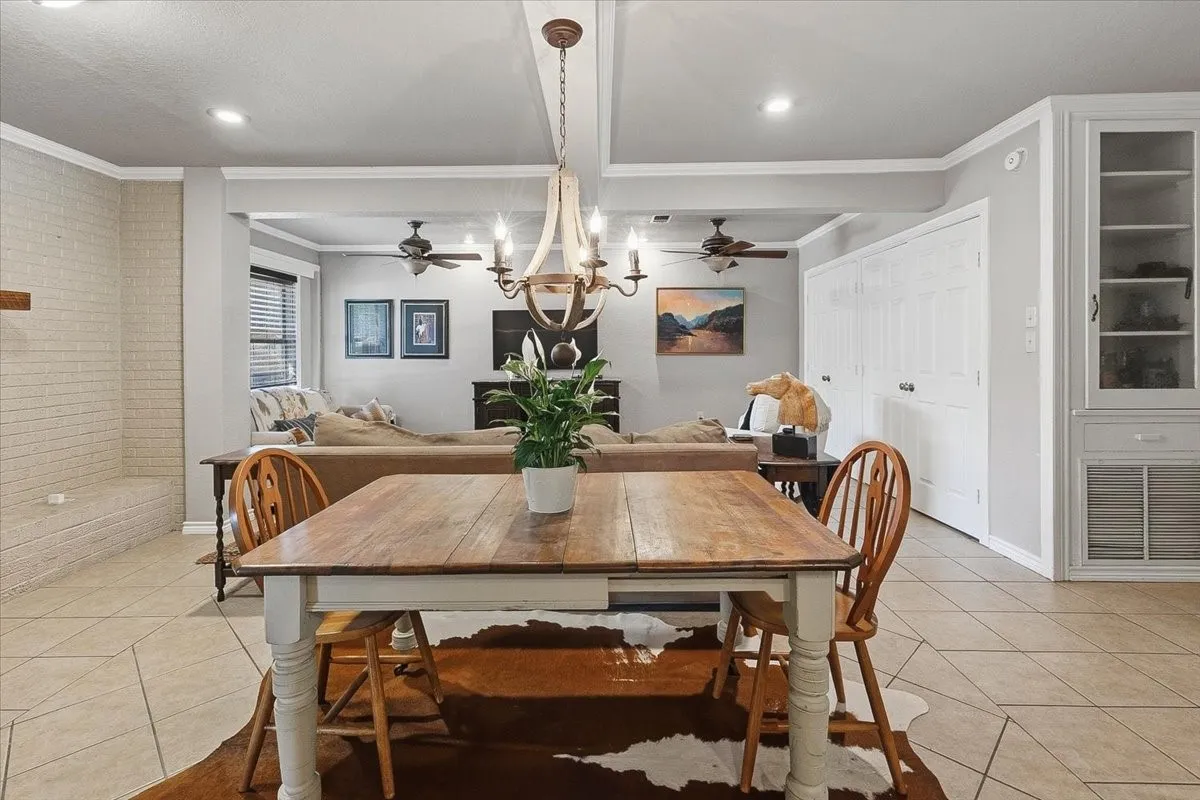 Single Family Residence For Sale in Tarrant County , 3520 South Drive, Fort Worth, Texas 76109, 3 Bedroom, 2 Bathroom, Garage spaces, 1,855 Sqft, built in 1950, mls#21405974, Real Estate Agent in Fort Worth, Homes For Sale in Tarrant county, Homes For Sale in Fort Worth, Realtor in Fort Worth Texas, Real Estate Brokerage Independent Realty Texas, Luminita Cordes Realtor