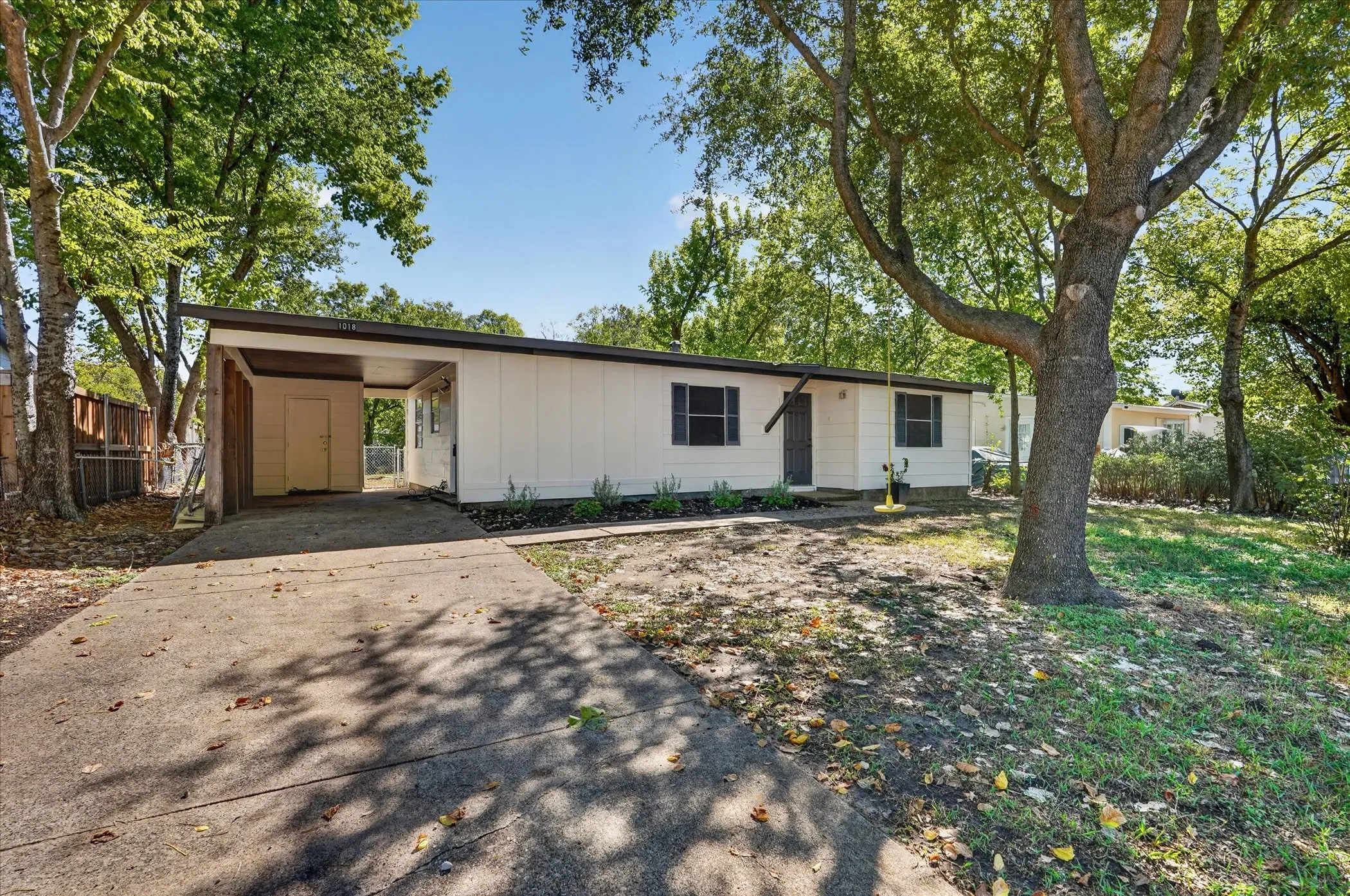 Single Family Residence For Sale in Dallas County , 1018 Jardin Drive, Mesquite, Texas 75149, 3 Bedroom, 1 Bathroom, Garage spaces, 977 Sqft, built in 1955, mls#21392168, Real Estate Agent in Mesquite, Homes For Sale in Dallas county, Homes For Sale in Mesquite, Realtor in Mesquite Texas, Real Estate Brokerage Independent Realty Texas, Luminita Cordes Realtor