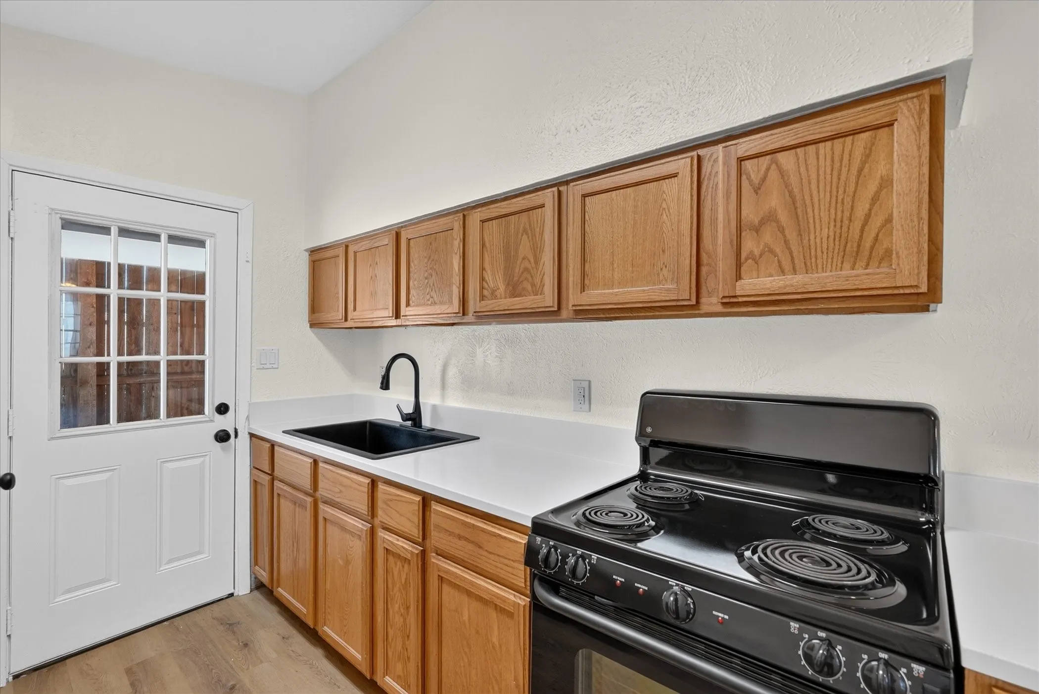 Single Family Residence For Sale in Dallas County , 1018 Jardin Drive, Mesquite, Texas 75149, 3 Bedroom, 1 Bathroom, Garage spaces, 977 Sqft, built in 1955, mls#21392168, Real Estate Agent in Mesquite, Homes For Sale in Dallas county, Homes For Sale in Mesquite, Realtor in Mesquite Texas, Real Estate Brokerage Independent Realty Texas, Luminita Cordes Realtor
