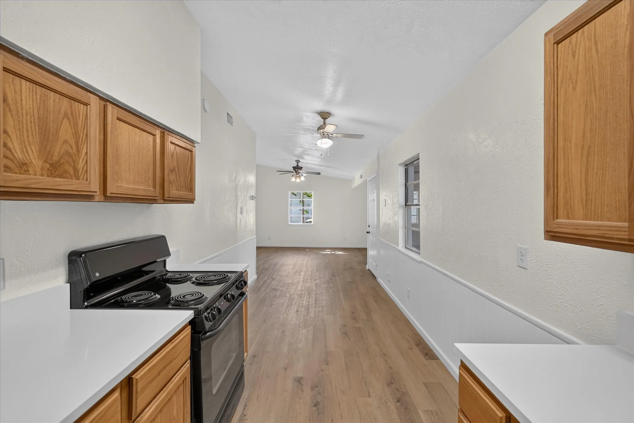 Single Family Residence For Sale in Dallas County , 1018 Jardin Drive, Mesquite, Texas 75149, 3 Bedroom, 1 Bathroom, Garage spaces, 977 Sqft, built in 1955, mls#21392168, Real Estate Agent in Mesquite, Homes For Sale in Dallas county, Homes For Sale in Mesquite, Realtor in Mesquite Texas, Real Estate Brokerage Independent Realty Texas, Luminita Cordes Realtor