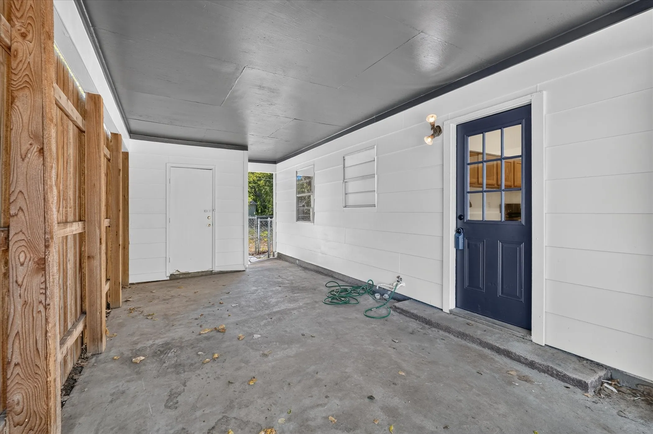 Single Family Residence For Sale in Dallas County , 1018 Jardin Drive, Mesquite, Texas 75149, 3 Bedroom, 1 Bathroom, Garage spaces, 977 Sqft, built in 1955, mls#21392168, Real Estate Agent in Mesquite, Homes For Sale in Dallas county, Homes For Sale in Mesquite, Realtor in Mesquite Texas, Real Estate Brokerage Independent Realty Texas, Luminita Cordes Realtor