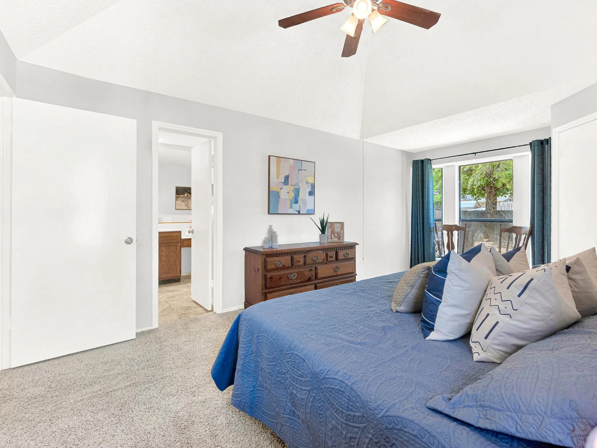 Single Family Residence For Sale in Dallas County , 3419 Orchid Lane, Rowlett, Texas 75089, 3 Bedroom, 2 Bathroom, 2 Garage spaces, 1,906 Sqft, built in 1986, mls#21398570, Real Estate Agent in Rowlett, Homes For Sale in Dallas county, Homes For Sale in Rowlett, Realtor in Rowlett Texas, Real Estate Brokerage Independent Realty Texas, Luminita Cordes Realtor