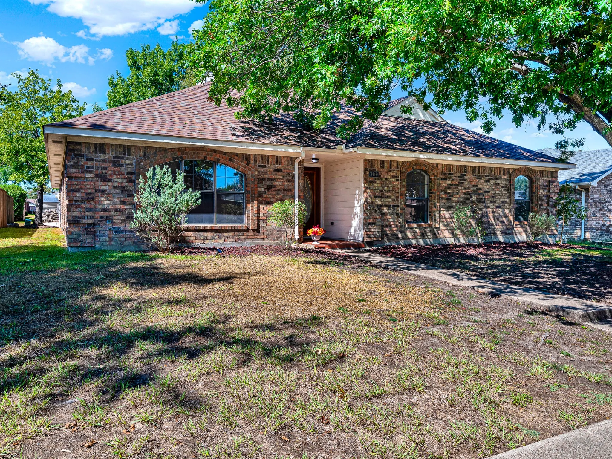 Single Family Residence For Sale in Dallas County , 3419 Orchid Lane, Rowlett, Texas 75089, 3 Bedroom, 2 Bathroom, 2 Garage spaces, 1,906 Sqft, built in 1986, mls#21398570, Real Estate Agent in Rowlett, Homes For Sale in Dallas county, Homes For Sale in Rowlett, Realtor in Rowlett Texas, Real Estate Brokerage Independent Realty Texas, Luminita Cordes Realtor