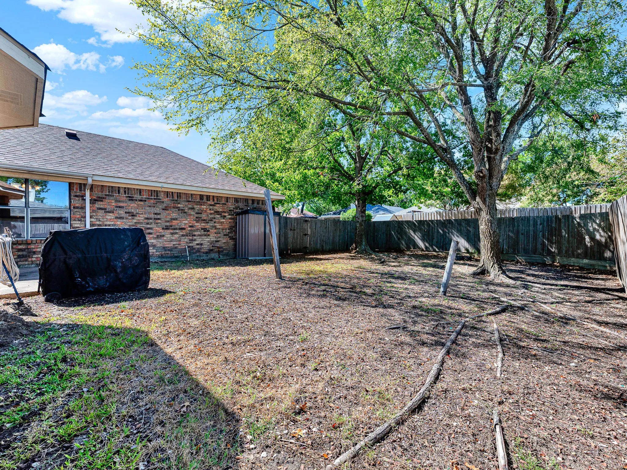Single Family Residence For Sale in Dallas County , 3419 Orchid Lane, Rowlett, Texas 75089, 3 Bedroom, 2 Bathroom, 2 Garage spaces, 1,906 Sqft, built in 1986, mls#21398570, Real Estate Agent in Rowlett, Homes For Sale in Dallas county, Homes For Sale in Rowlett, Realtor in Rowlett Texas, Real Estate Brokerage Independent Realty Texas, Luminita Cordes Realtor