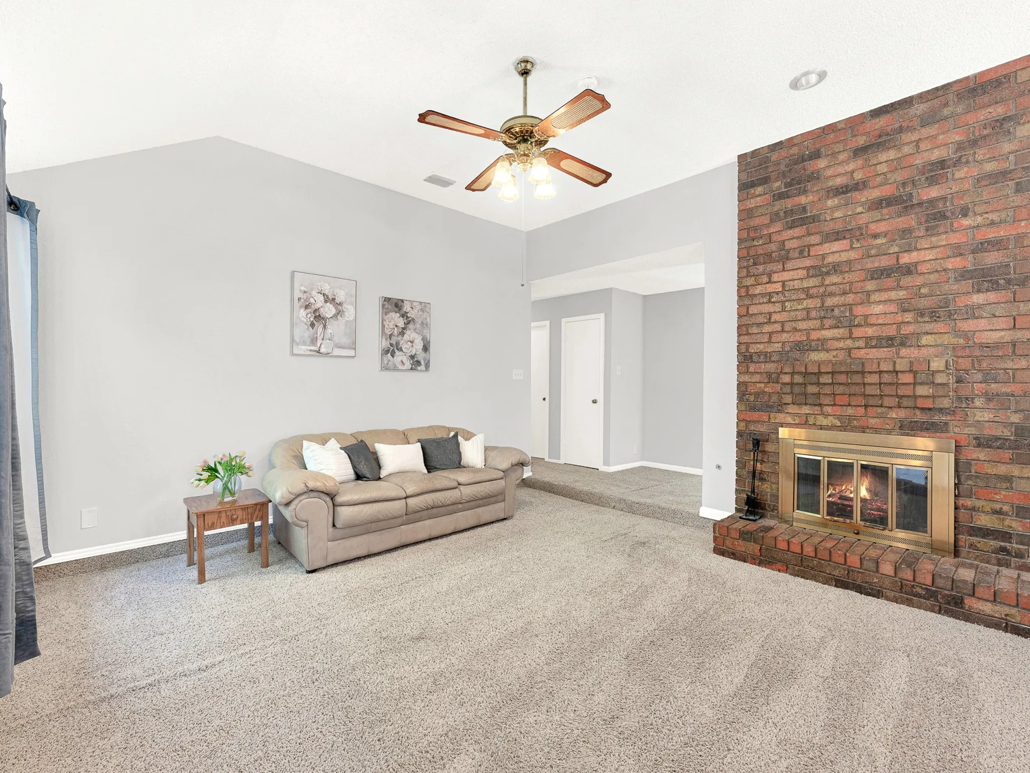 Single Family Residence For Sale in Dallas County , 3419 Orchid Lane, Rowlett, Texas 75089, 3 Bedroom, 2 Bathroom, 2 Garage spaces, 1,906 Sqft, built in 1986, mls#21398570, Real Estate Agent in Rowlett, Homes For Sale in Dallas county, Homes For Sale in Rowlett, Realtor in Rowlett Texas, Real Estate Brokerage Independent Realty Texas, Luminita Cordes Realtor