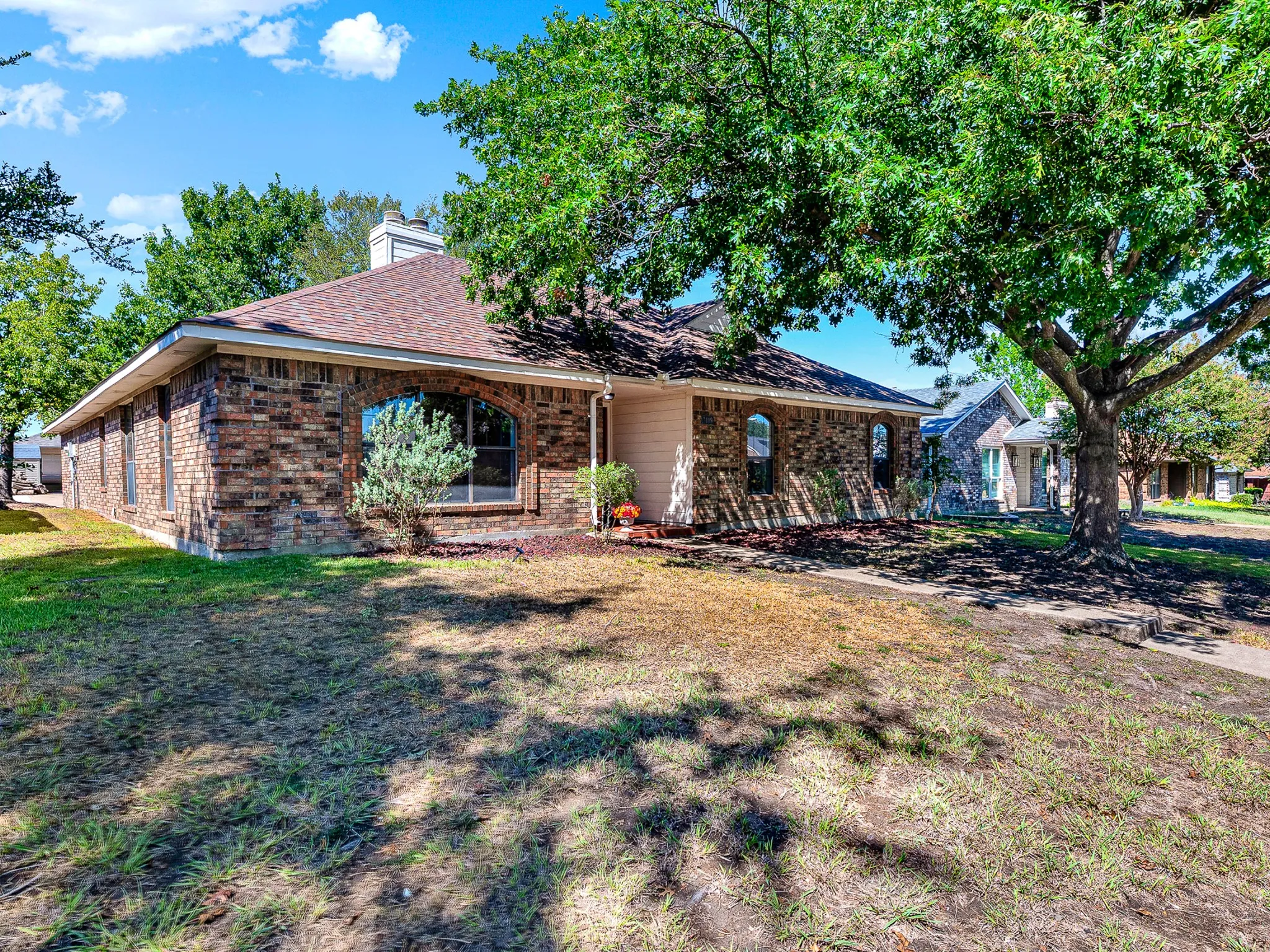 Single Family Residence For Sale in Dallas County , 3419 Orchid Lane, Rowlett, Texas 75089, 3 Bedroom, 2 Bathroom, 2 Garage spaces, 1,906 Sqft, built in 1986, mls#21398570, Real Estate Agent in Rowlett, Homes For Sale in Dallas county, Homes For Sale in Rowlett, Realtor in Rowlett Texas, Real Estate Brokerage Independent Realty Texas, Luminita Cordes Realtor