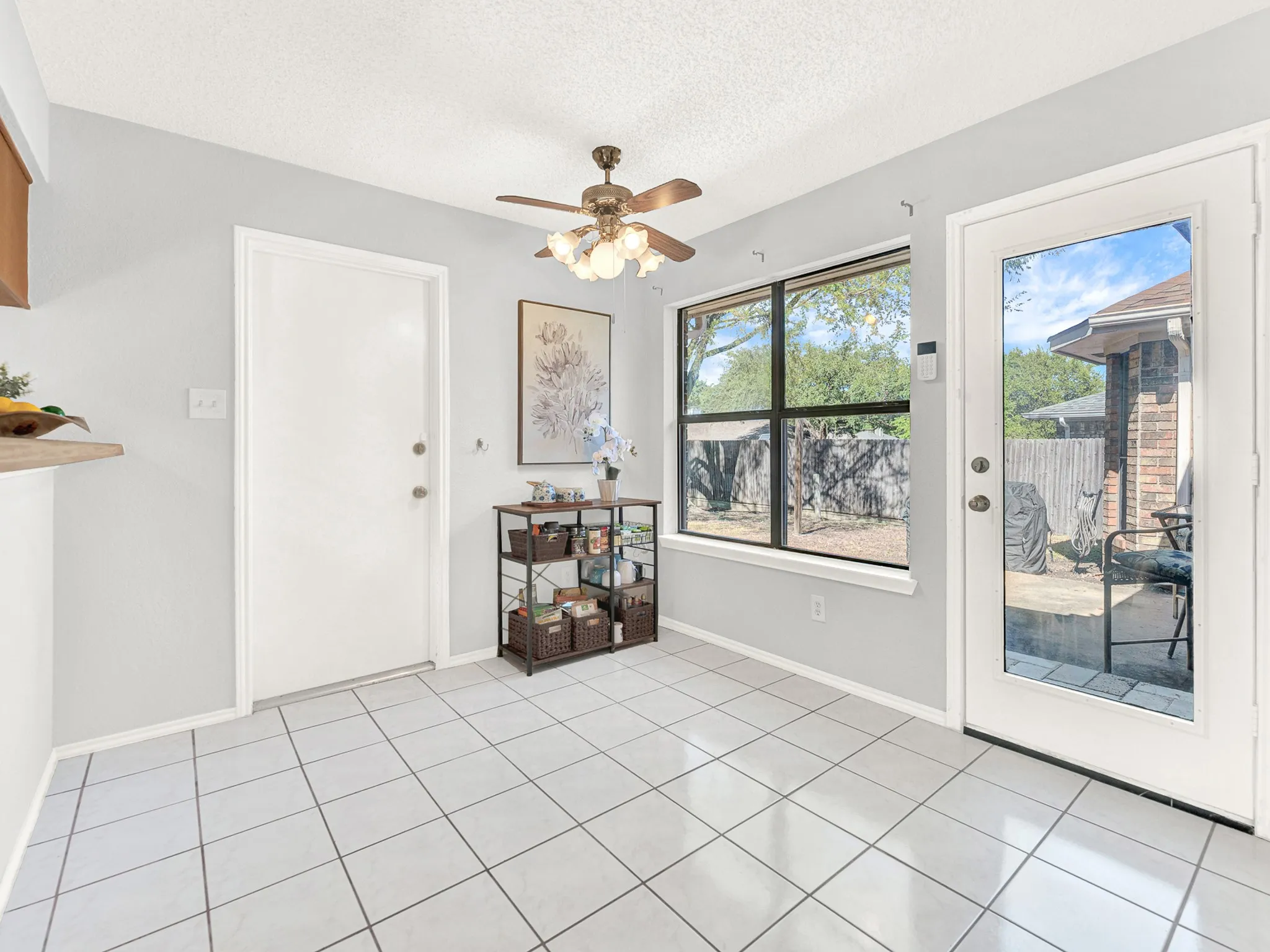 Single Family Residence For Sale in Dallas County , 3419 Orchid Lane, Rowlett, Texas 75089, 3 Bedroom, 2 Bathroom, 2 Garage spaces, 1,906 Sqft, built in 1986, mls#21398570, Real Estate Agent in Rowlett, Homes For Sale in Dallas county, Homes For Sale in Rowlett, Realtor in Rowlett Texas, Real Estate Brokerage Independent Realty Texas, Luminita Cordes Realtor