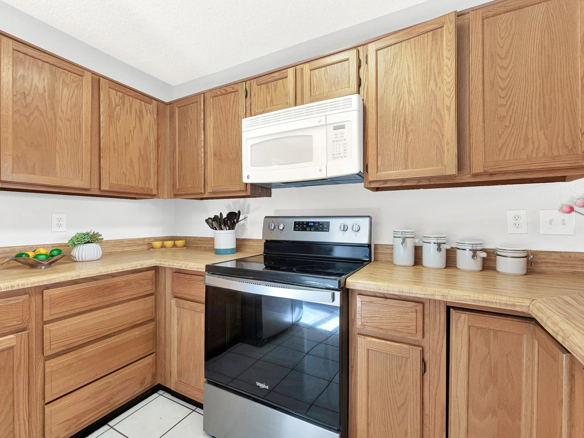 Single Family Residence For Sale in Dallas County , 3419 Orchid Lane, Rowlett, Texas 75089, 3 Bedroom, 2 Bathroom, 2 Garage spaces, 1,906 Sqft, built in 1986, mls#21398570, Real Estate Agent in Rowlett, Homes For Sale in Dallas county, Homes For Sale in Rowlett, Realtor in Rowlett Texas, Real Estate Brokerage Independent Realty Texas, Luminita Cordes Realtor