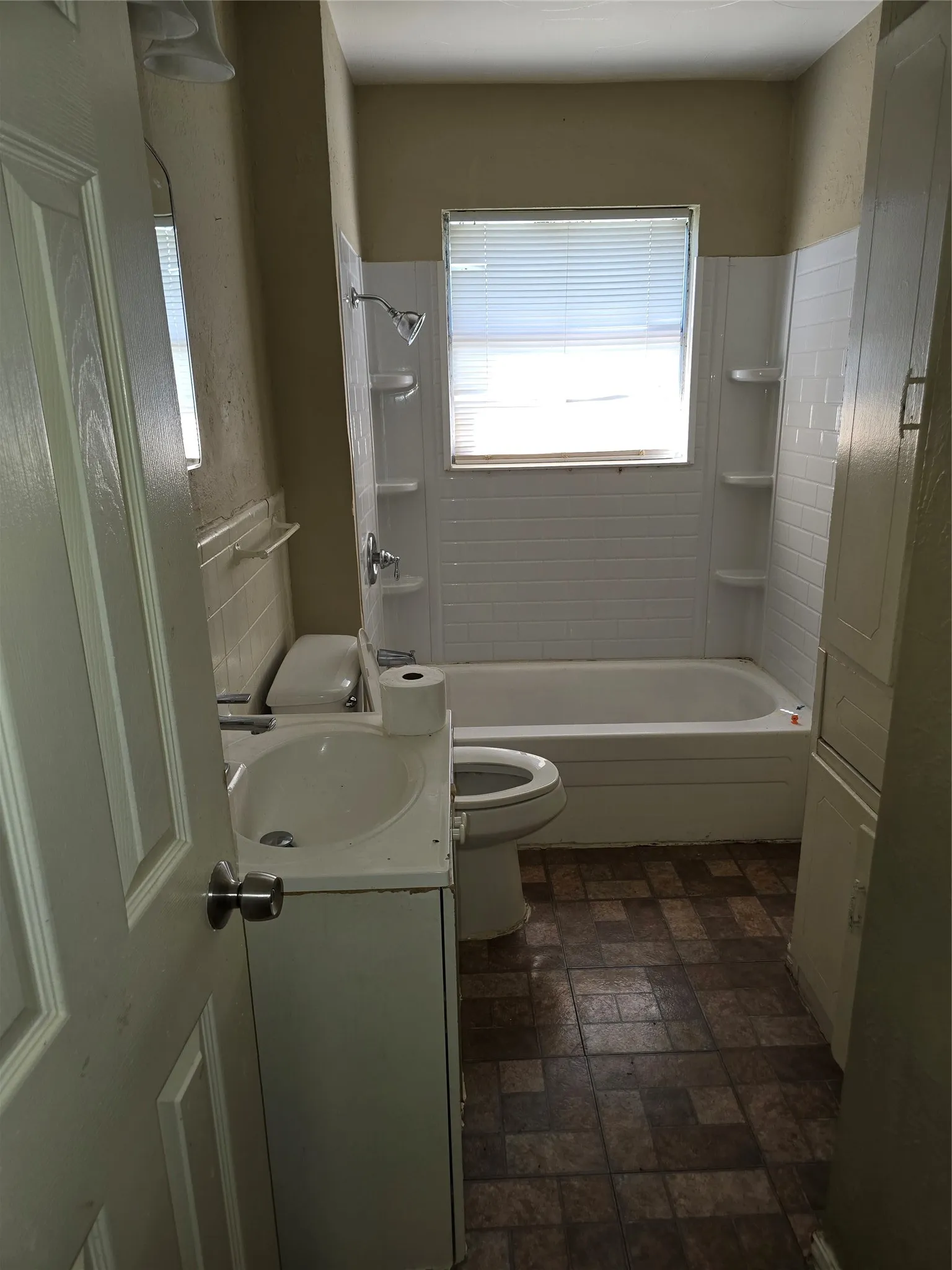 Single Family Residence For Sale in Dallas County , 3609 Edgebrook Drive, Mesquite, Texas 75150, 3 Bedroom, 1 Bathroom, 1 Garage spaces, 928 Sqft, built in 1960, mls#21406171, Real Estate Agent in Mesquite, Homes For Sale in Dallas county, Homes For Sale in Mesquite, Realtor in Mesquite Texas, Real Estate Brokerage Independent Realty Texas, Luminita Cordes Realtor