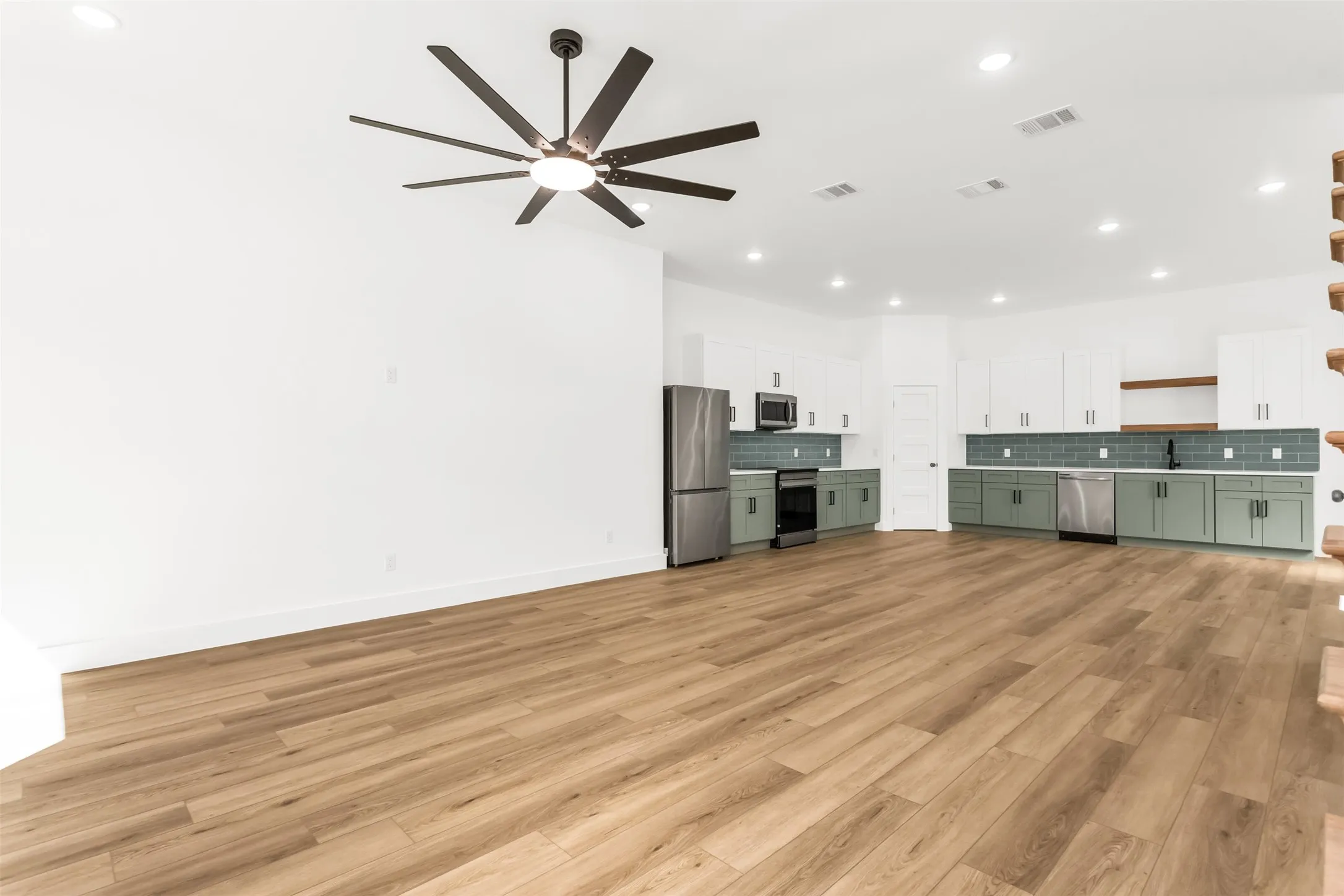 Single Family Residence For Rent in Ellis County , 300 Henry Street, Waxahachie, Texas 75165, 3 Bedroom, 3 Bathroom, Garage spaces, 1,500 Sqft, built in 2026, mls#21405316, Real Estate Agent in Waxahachie, Homes For Rent in Ellis county, Homes For Rent in Waxahachie, Realtor in Waxahachie Texas, Real Estate Brokerage Independent Realty Texas, Luminita Cordes Realtor