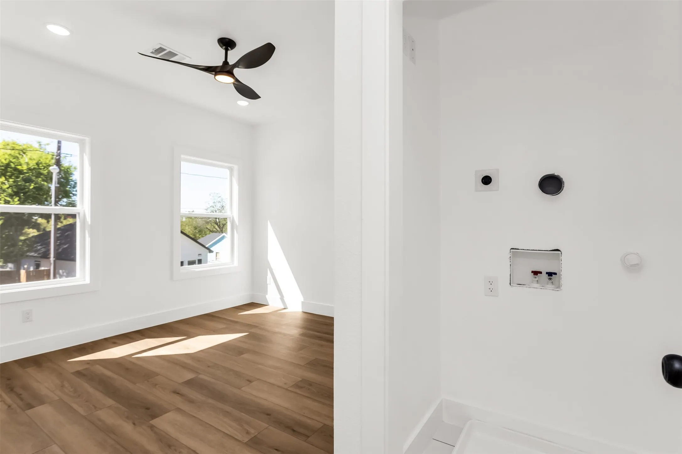 Single Family Residence For Rent in Ellis County , 300 Henry Street, Waxahachie, Texas 75165, 3 Bedroom, 3 Bathroom, Garage spaces, 1,500 Sqft, built in 2026, mls#21405316, Real Estate Agent in Waxahachie, Homes For Rent in Ellis county, Homes For Rent in Waxahachie, Realtor in Waxahachie Texas, Real Estate Brokerage Independent Realty Texas, Luminita Cordes Realtor