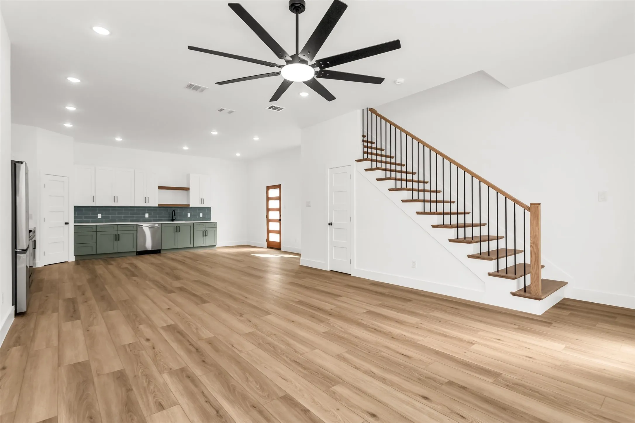 Single Family Residence For Rent in Ellis County , 300 Henry Street, Waxahachie, Texas 75165, 3 Bedroom, 3 Bathroom, Garage spaces, 1,500 Sqft, built in 2026, mls#21405316, Real Estate Agent in Waxahachie, Homes For Rent in Ellis county, Homes For Rent in Waxahachie, Realtor in Waxahachie Texas, Real Estate Brokerage Independent Realty Texas, Luminita Cordes Realtor