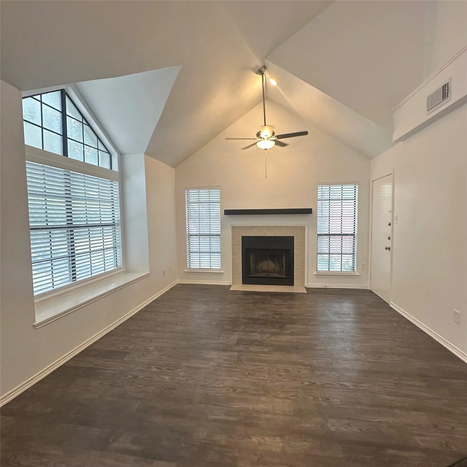 Condominium For Rent in Dallas County , 449 Harris Street 101J, Coppell, Texas 75019, 2 Bedroom, 2 Bathroom, Garage spaces, 1,254 Sqft, built in 1985, mls#21406175, Real Estate Agent in Coppell, Homes For Rent in Dallas county, Homes For Rent in Coppell, Realtor in Coppell Texas, Real Estate Brokerage Independent Realty Texas, Luminita Cordes Realtor