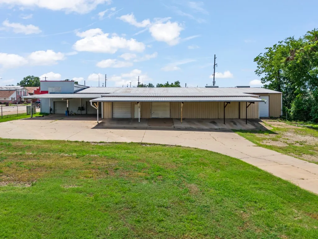 Warehouse For Sale in Upshur County , 414 E Marshall Street, Gilmer, Texas 75644, 0, 0, Garage spaces, 0 Sqft, built in 1991, mls#21406180, Real Estate Agent in Gilmer, Homes For Sale in Upshur county, Homes For Sale in Gilmer, Realtor in Gilmer Texas, Real Estate Brokerage Independent Realty Texas, Luminita Cordes Realtor