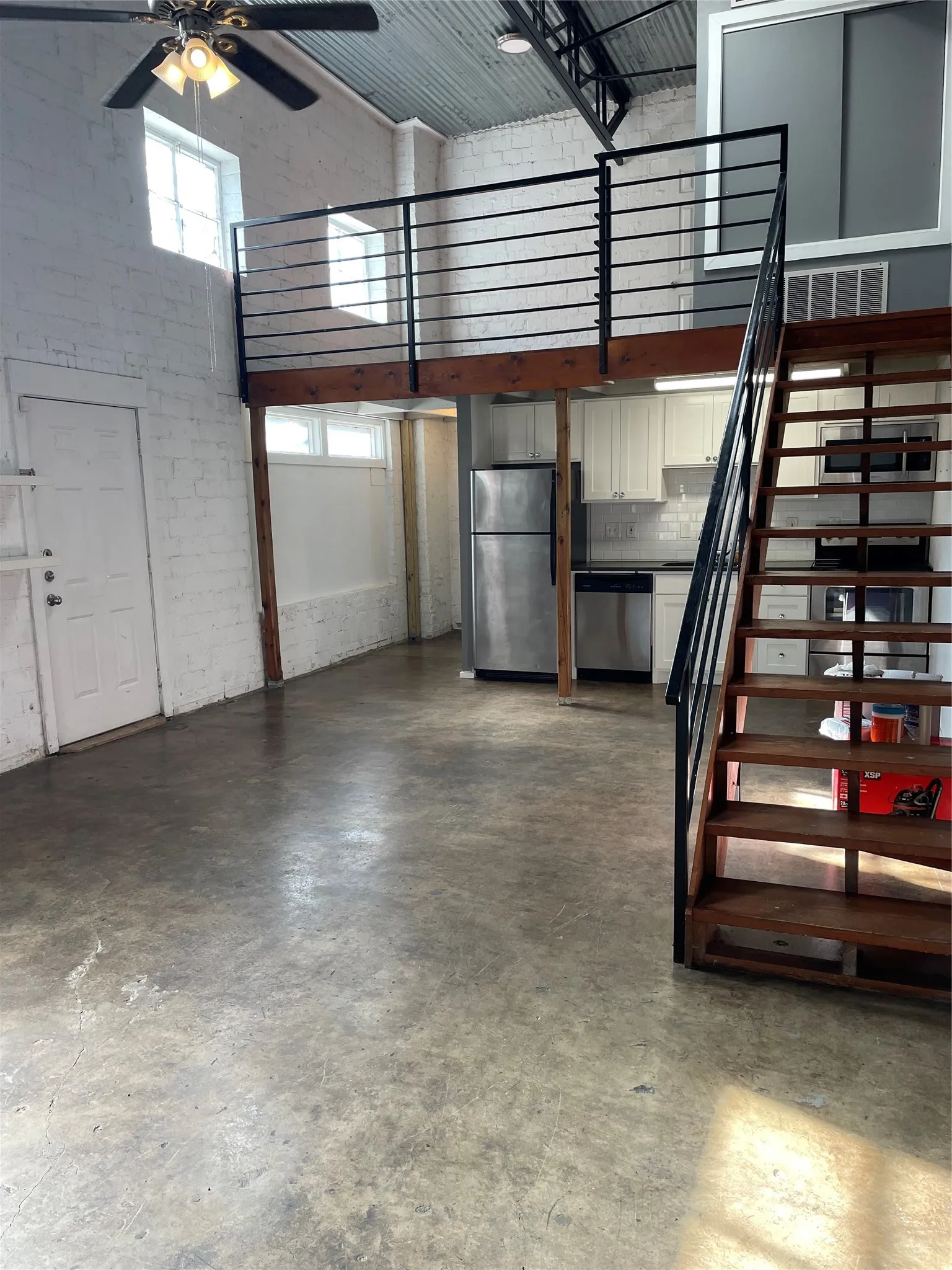 Apartment For Rent in Dallas County , 3129 Ross Avenue 1, Dallas, Texas 75204, 1 Bedroom, 1 Bathroom, Garage spaces, 1,000 Sqft, built in 1945, mls#21406183, Real Estate Agent in Dallas, Homes For Rent in Dallas county, Homes For Rent in Dallas, Realtor in Dallas Texas, Real Estate Brokerage Independent Realty Texas, Luminita Cordes Realtor