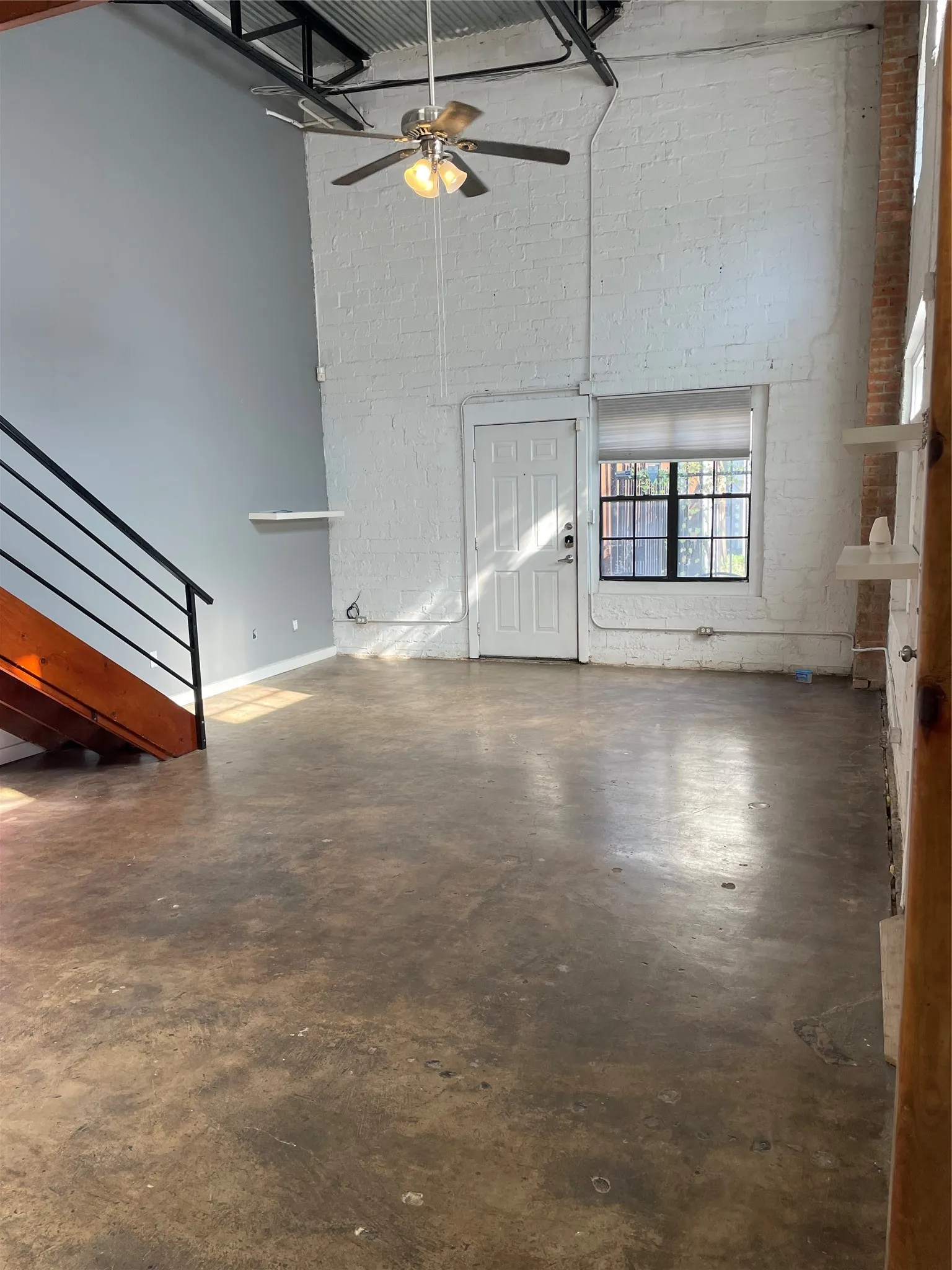 Apartment For Rent in Dallas County , 3129 Ross Avenue 1, Dallas, Texas 75204, 1 Bedroom, 1 Bathroom, Garage spaces, 1,000 Sqft, built in 1945, mls#21406183, Real Estate Agent in Dallas, Homes For Rent in Dallas county, Homes For Rent in Dallas, Realtor in Dallas Texas, Real Estate Brokerage Independent Realty Texas, Luminita Cordes Realtor