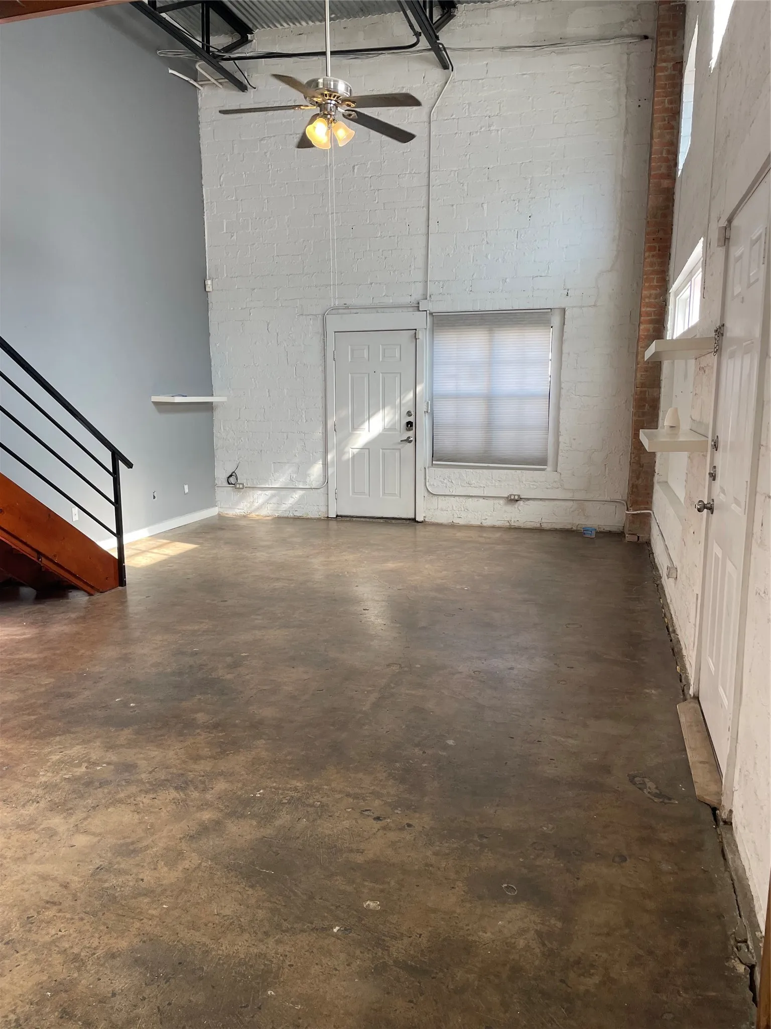 Apartment For Rent in Dallas County , 3129 Ross Avenue 1, Dallas, Texas 75204, 1 Bedroom, 1 Bathroom, Garage spaces, 1,000 Sqft, built in 1945, mls#21406183, Real Estate Agent in Dallas, Homes For Rent in Dallas county, Homes For Rent in Dallas, Realtor in Dallas Texas, Real Estate Brokerage Independent Realty Texas, Luminita Cordes Realtor