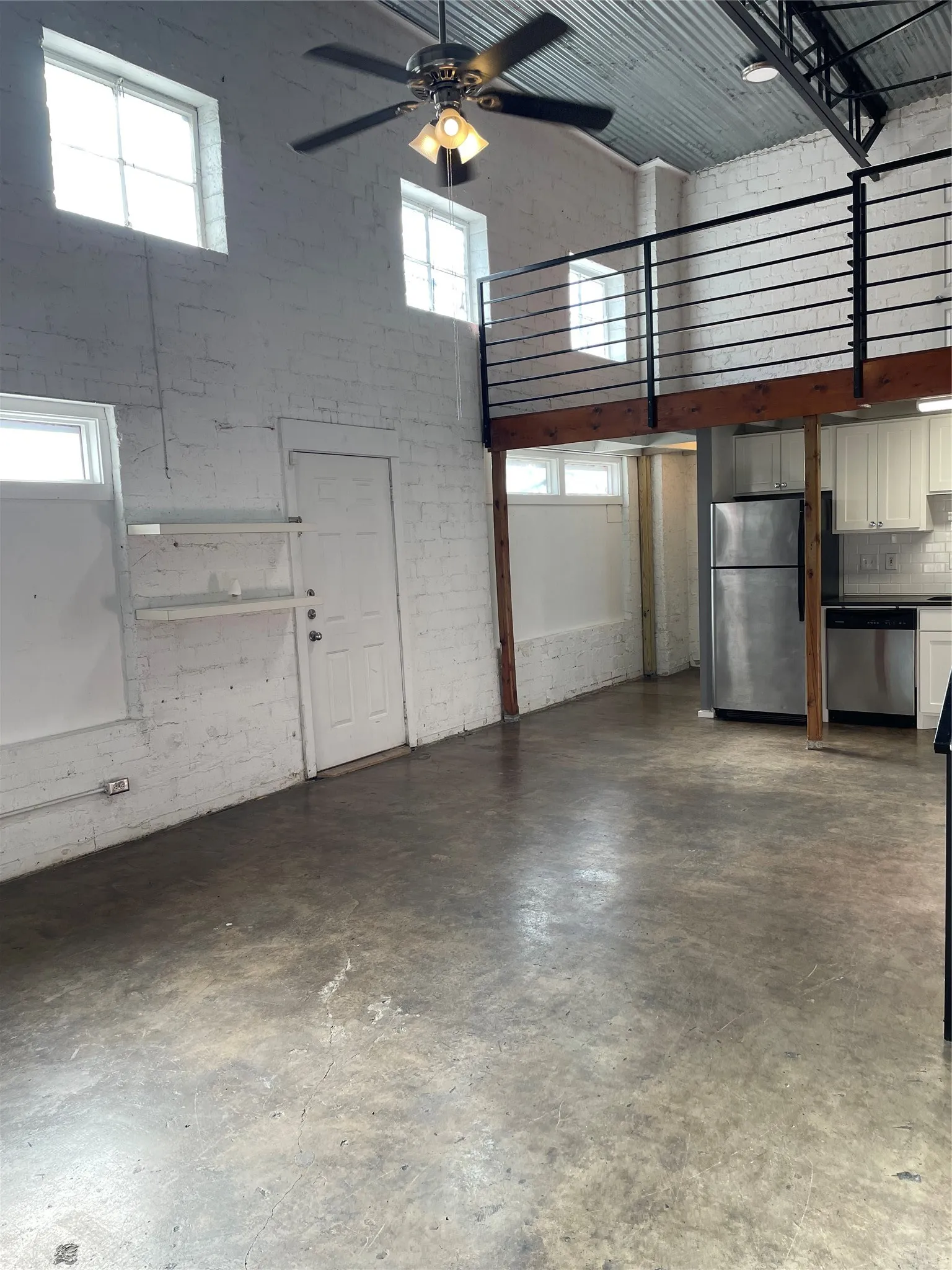 Apartment For Rent in Dallas County , 3129 Ross Avenue 1, Dallas, Texas 75204, 1 Bedroom, 1 Bathroom, Garage spaces, 1,000 Sqft, built in 1945, mls#21406183, Real Estate Agent in Dallas, Homes For Rent in Dallas county, Homes For Rent in Dallas, Realtor in Dallas Texas, Real Estate Brokerage Independent Realty Texas, Luminita Cordes Realtor