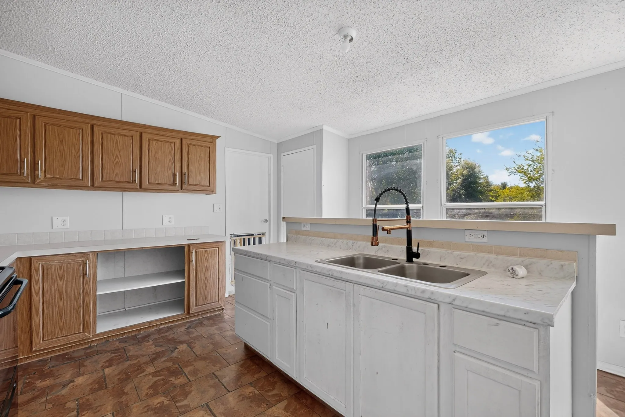 Manufactured Home For Sale in Henderson County , 15825 Wingham Road, Caney City, Texas 75148, 4 Bedroom, 2 Bathroom, Garage spaces, 1,680 Sqft, built in 2006, mls#21406155, Real Estate Agent in Caney City, Homes For Sale in Henderson county, Homes For Sale in Caney City, Realtor in Caney City Texas, Real Estate Brokerage Independent Realty Texas, Luminita Cordes Realtor