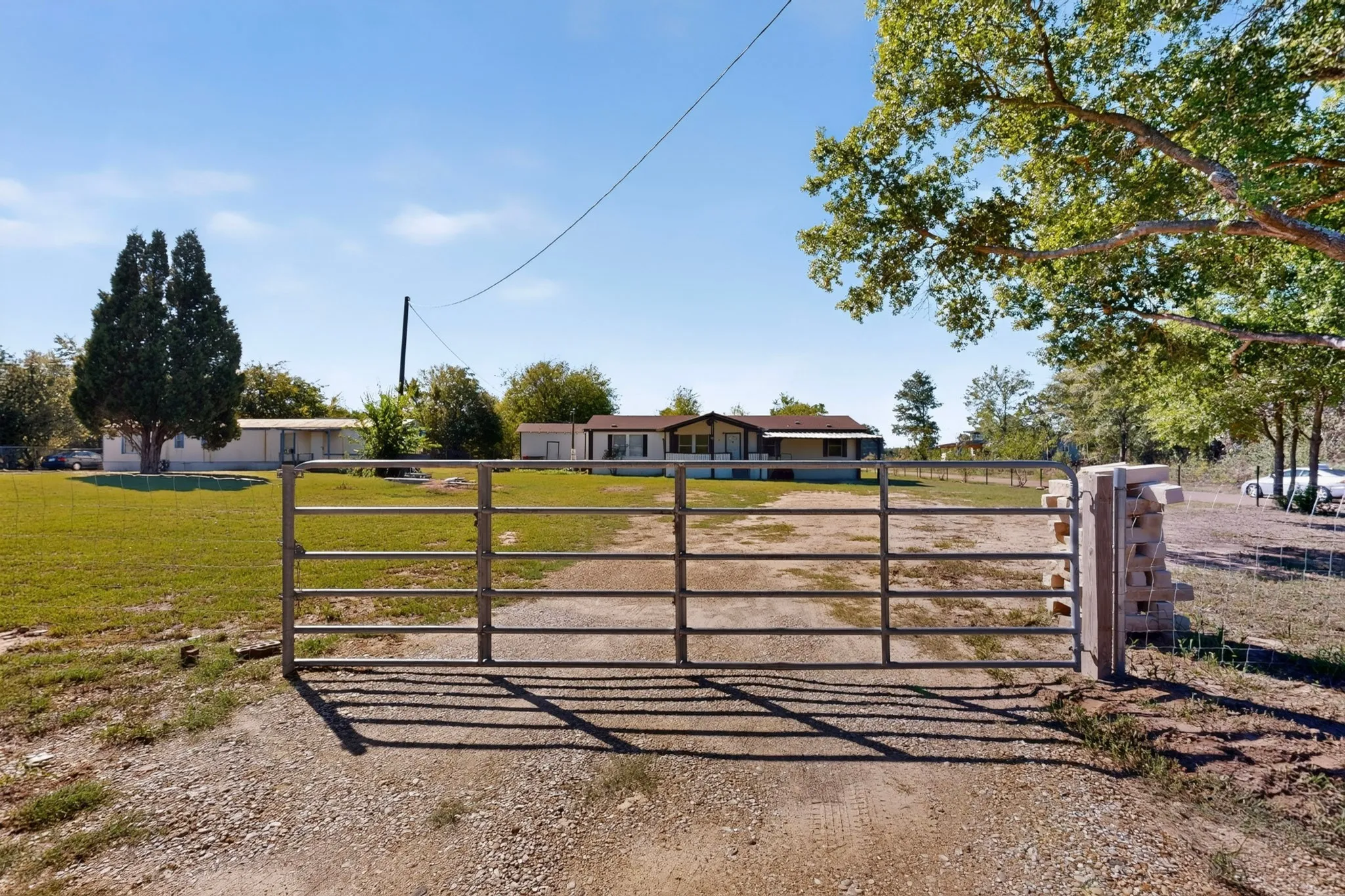 Manufactured Home For Sale in Henderson County , 15825 Wingham Road, Caney City, Texas 75148, 4 Bedroom, 2 Bathroom, Garage spaces, 1,680 Sqft, built in 2006, mls#21406155, Real Estate Agent in Caney City, Homes For Sale in Henderson county, Homes For Sale in Caney City, Realtor in Caney City Texas, Real Estate Brokerage Independent Realty Texas, Luminita Cordes Realtor