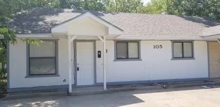 Duplex For Rent in Ellis County , 105 E Tyler Street A, Ennis, Texas 75119, 2 Bedroom, 1 Bathroom, Garage spaces, 1,488 Sqft, built in 1984, mls#21406187, Real Estate Agent in Ennis, Homes For Rent in Ellis county, Homes For Rent in Ennis, Realtor in Ennis Texas, Real Estate Brokerage Independent Realty Texas, Luminita Cordes Realtor