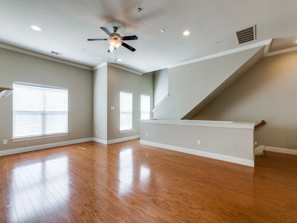 Townhouse For Rent in Collin County , 1620 Carpenter Drive, Plano, Texas 75074, 3 Bedroom, 3 Bathroom, 2 Garage spaces, 2,279 Sqft, built in 2009, mls#21406186, Real Estate Agent in Plano, Homes For Rent in Collin county, Homes For Rent in Plano, Realtor in Plano Texas, Real Estate Brokerage Independent Realty Texas, Luminita Cordes Realtor
