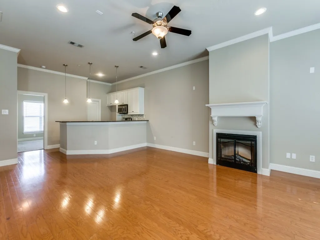 Townhouse For Rent in Collin County , 1620 Carpenter Drive, Plano, Texas 75074, 3 Bedroom, 3 Bathroom, 2 Garage spaces, 2,279 Sqft, built in 2009, mls#21406186, Real Estate Agent in Plano, Homes For Rent in Collin county, Homes For Rent in Plano, Realtor in Plano Texas, Real Estate Brokerage Independent Realty Texas, Luminita Cordes Realtor
