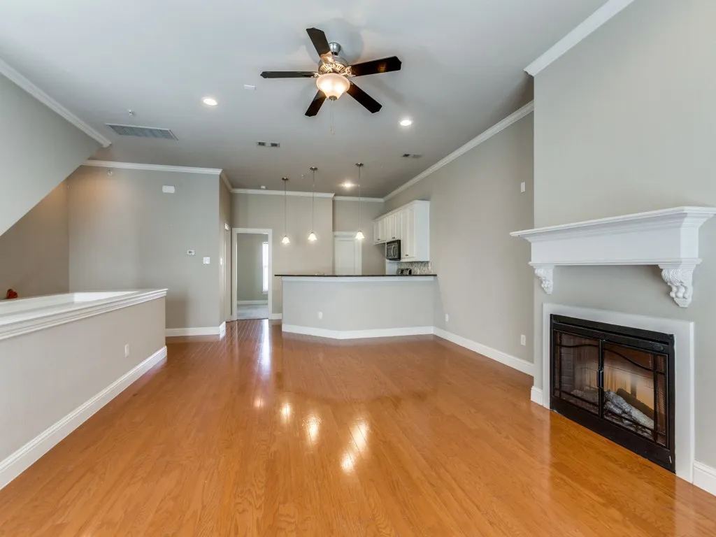 Townhouse For Rent in Collin County , 1620 Carpenter Drive, Plano, Texas 75074, 3 Bedroom, 3 Bathroom, 2 Garage spaces, 2,279 Sqft, built in 2009, mls#21406186, Real Estate Agent in Plano, Homes For Rent in Collin county, Homes For Rent in Plano, Realtor in Plano Texas, Real Estate Brokerage Independent Realty Texas, Luminita Cordes Realtor