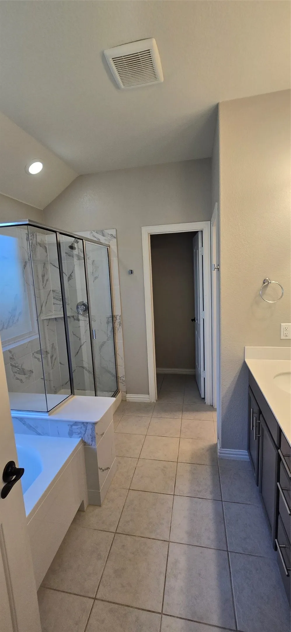 Single Family Residence For Sale in Johnson County , 2516 Linwood Drive, Mansfield, Texas 76084, 4 Bedroom, 2 Bathroom, 2 Garage spaces, 1,965 Sqft, built in 2018, mls#21406035, Real Estate Agent in Mansfield, Homes For Sale in Johnson county, Homes For Sale in Mansfield, Realtor in Mansfield Texas, Real Estate Brokerage Independent Realty Texas, Luminita Cordes Realtor