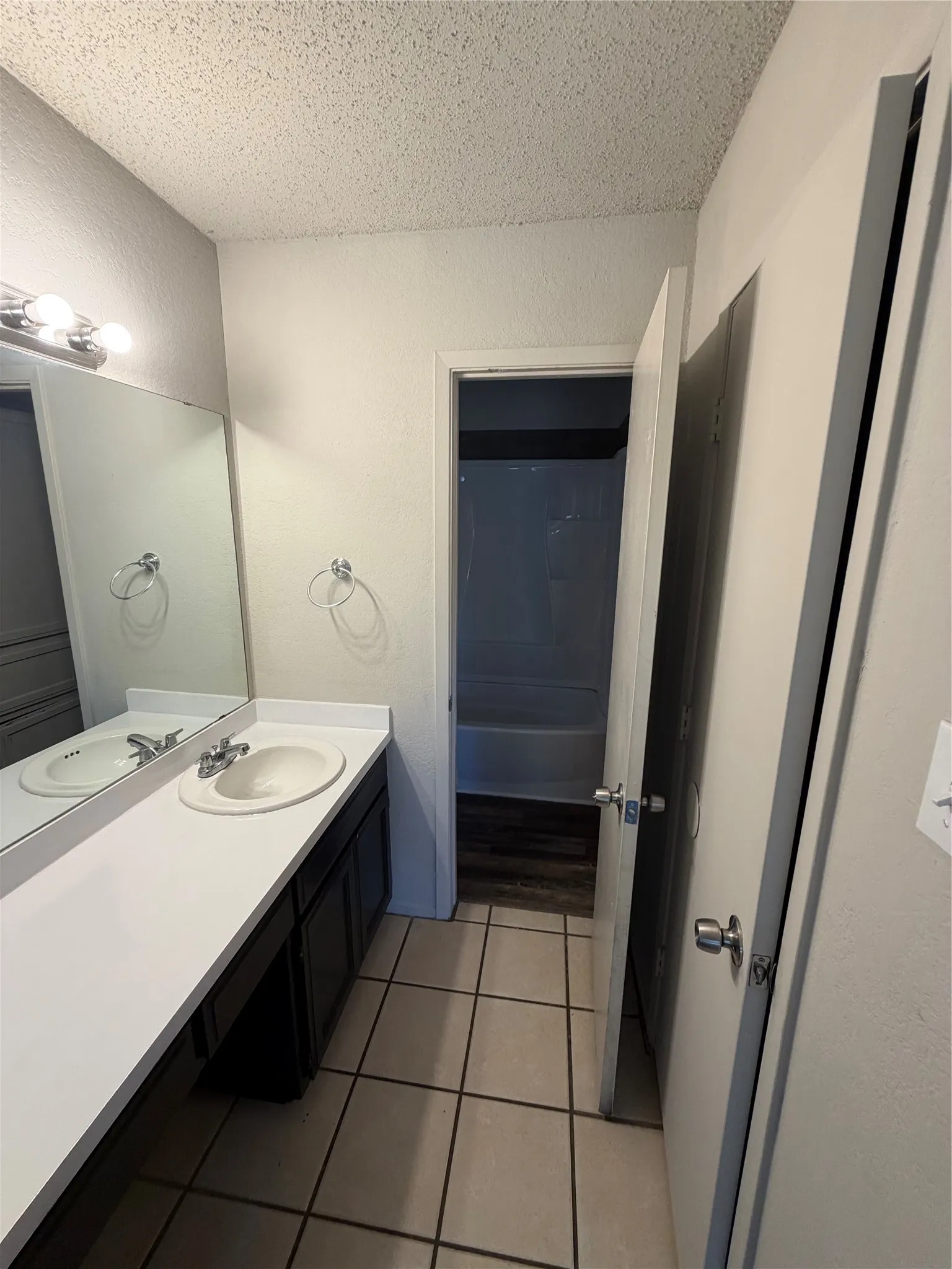 Duplex For Rent in Tarrant County , 201 S Kenney Street A, Kennedale, Texas 76060, 3 Bedroom, 2 Bathroom, Garage spaces, 1,211 Sqft, built in 1985, mls#21405584, Real Estate Agent in Kennedale, Homes For Rent in Tarrant county, Homes For Rent in Kennedale, Realtor in Kennedale Texas, Real Estate Brokerage Independent Realty Texas, Luminita Cordes Realtor