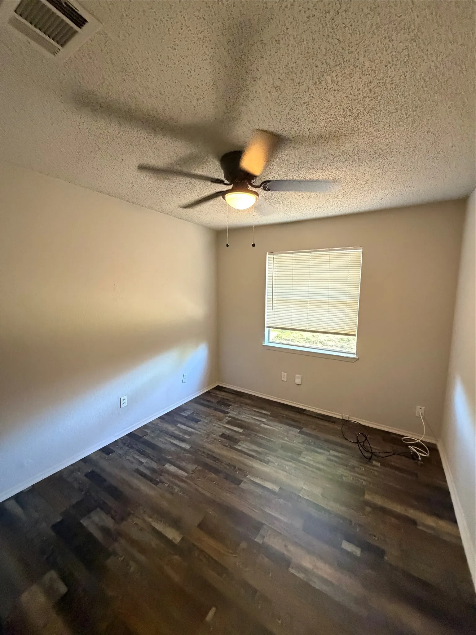 Duplex For Rent in Tarrant County , 201 S Kenney Street A, Kennedale, Texas 76060, 3 Bedroom, 2 Bathroom, Garage spaces, 1,211 Sqft, built in 1985, mls#21405584, Real Estate Agent in Kennedale, Homes For Rent in Tarrant county, Homes For Rent in Kennedale, Realtor in Kennedale Texas, Real Estate Brokerage Independent Realty Texas, Luminita Cordes Realtor