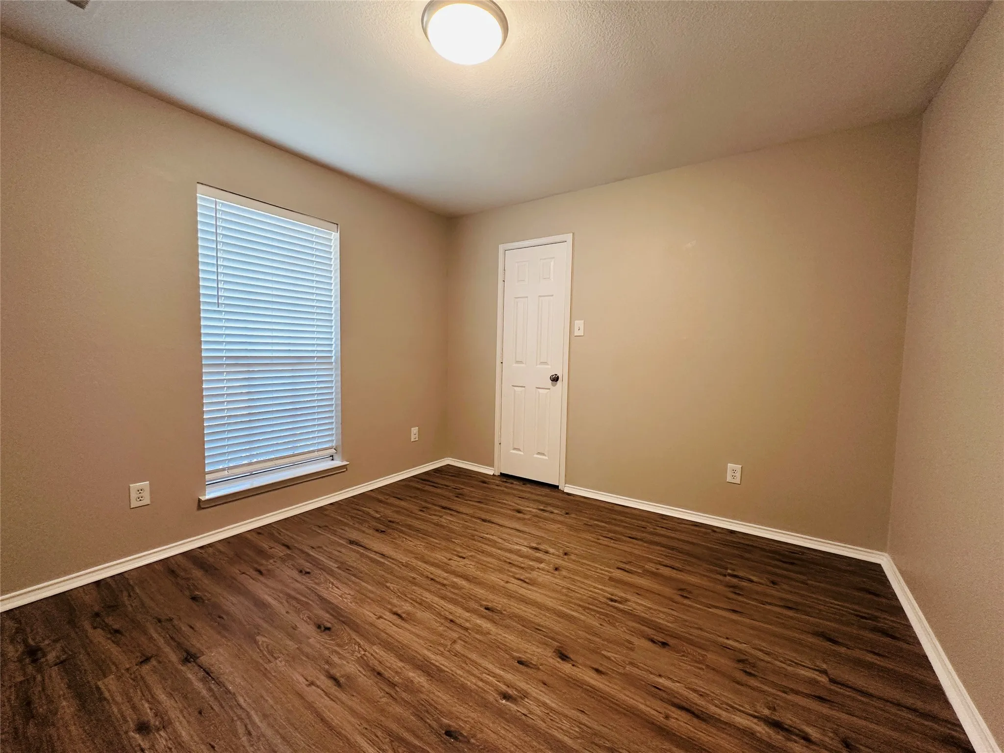 Single Family Residence For Sale in Dallas County , 7513 Bryn Mawr Drive, Rowlett, Texas 75089, 3 Bedroom, 2 Bathroom, 2 Garage spaces, 1,404 Sqft, built in 1998, mls#21405016, Real Estate Agent in Rowlett, Homes For Sale in Dallas county, Homes For Sale in Rowlett, Realtor in Rowlett Texas, Real Estate Brokerage Independent Realty Texas, Luminita Cordes Realtor