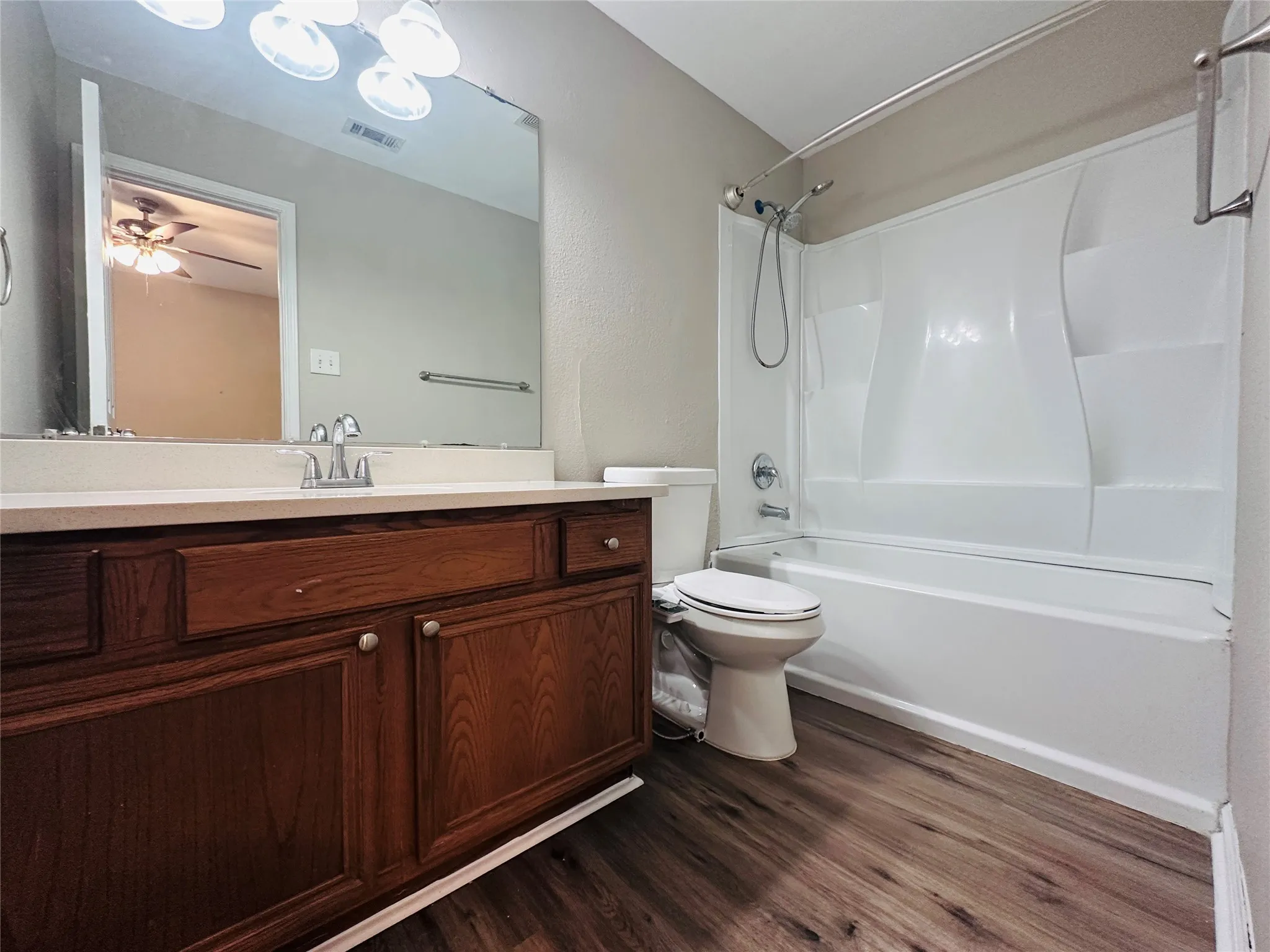 Single Family Residence For Sale in Dallas County , 7513 Bryn Mawr Drive, Rowlett, Texas 75089, 3 Bedroom, 2 Bathroom, 2 Garage spaces, 1,404 Sqft, built in 1998, mls#21405016, Real Estate Agent in Rowlett, Homes For Sale in Dallas county, Homes For Sale in Rowlett, Realtor in Rowlett Texas, Real Estate Brokerage Independent Realty Texas, Luminita Cordes Realtor