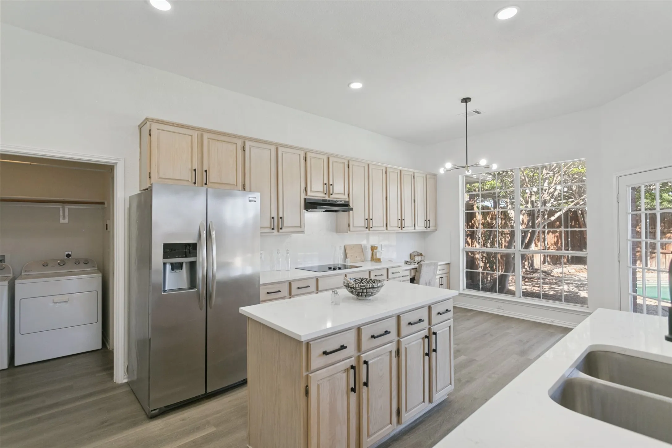 Single Family Residence For Sale in Collin County , 101 Fontana Court, Allen, Texas 75013, 3 Bedroom, 3 Bathroom, 2 Garage spaces, 2,197 Sqft, built in 1996, mls#21405579, Real Estate Agent in Allen, Homes For Sale in Collin county, Homes For Sale in Allen, Realtor in Allen Texas, Real Estate Brokerage Independent Realty Texas, Luminita Cordes Realtor