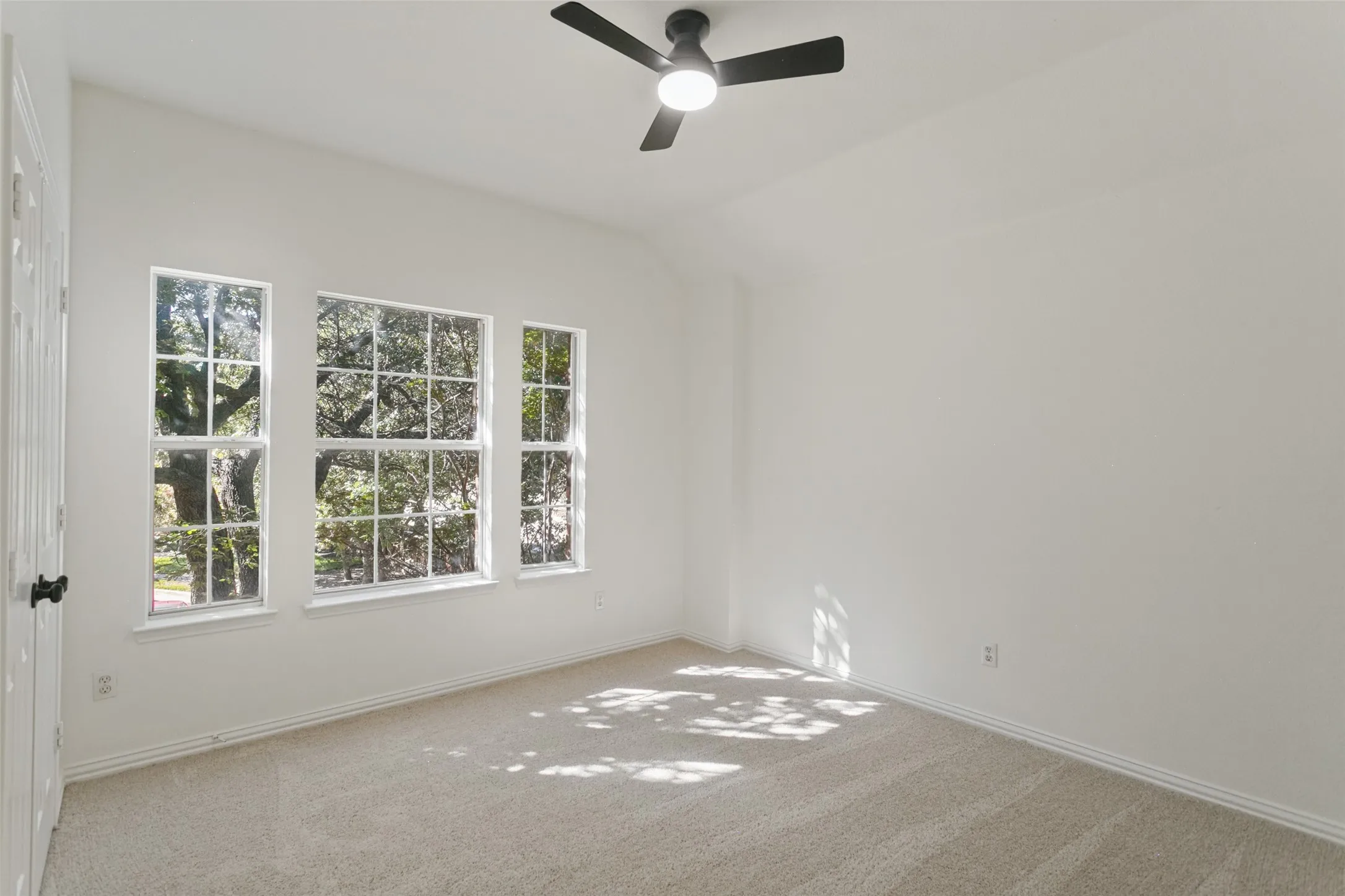 Single Family Residence For Sale in Collin County , 101 Fontana Court, Allen, Texas 75013, 3 Bedroom, 3 Bathroom, 2 Garage spaces, 2,197 Sqft, built in 1996, mls#21405579, Real Estate Agent in Allen, Homes For Sale in Collin county, Homes For Sale in Allen, Realtor in Allen Texas, Real Estate Brokerage Independent Realty Texas, Luminita Cordes Realtor