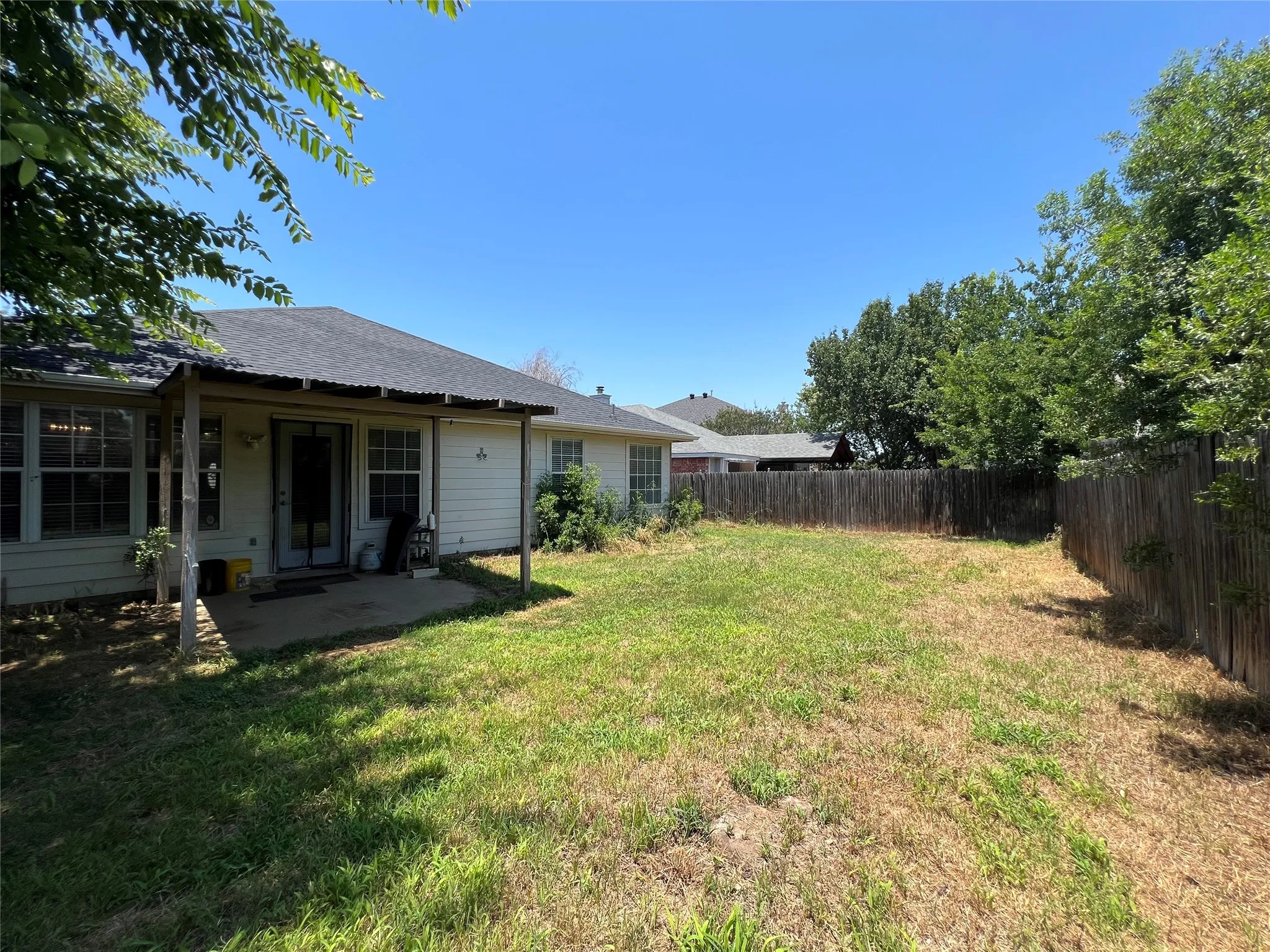 Single Family Residence For Rent in Tarrant County , 8059 Raleigh Court, Fort Worth, Texas 76123, 3 Bedroom, 2 Bathroom, Garage spaces, 1,865 Sqft, built in 1998, mls#21406203, Real Estate Agent in Fort Worth, Homes For Rent in Tarrant county, Homes For Rent in Fort Worth, Realtor in Fort Worth Texas, Real Estate Brokerage Independent Realty Texas, Luminita Cordes Realtor