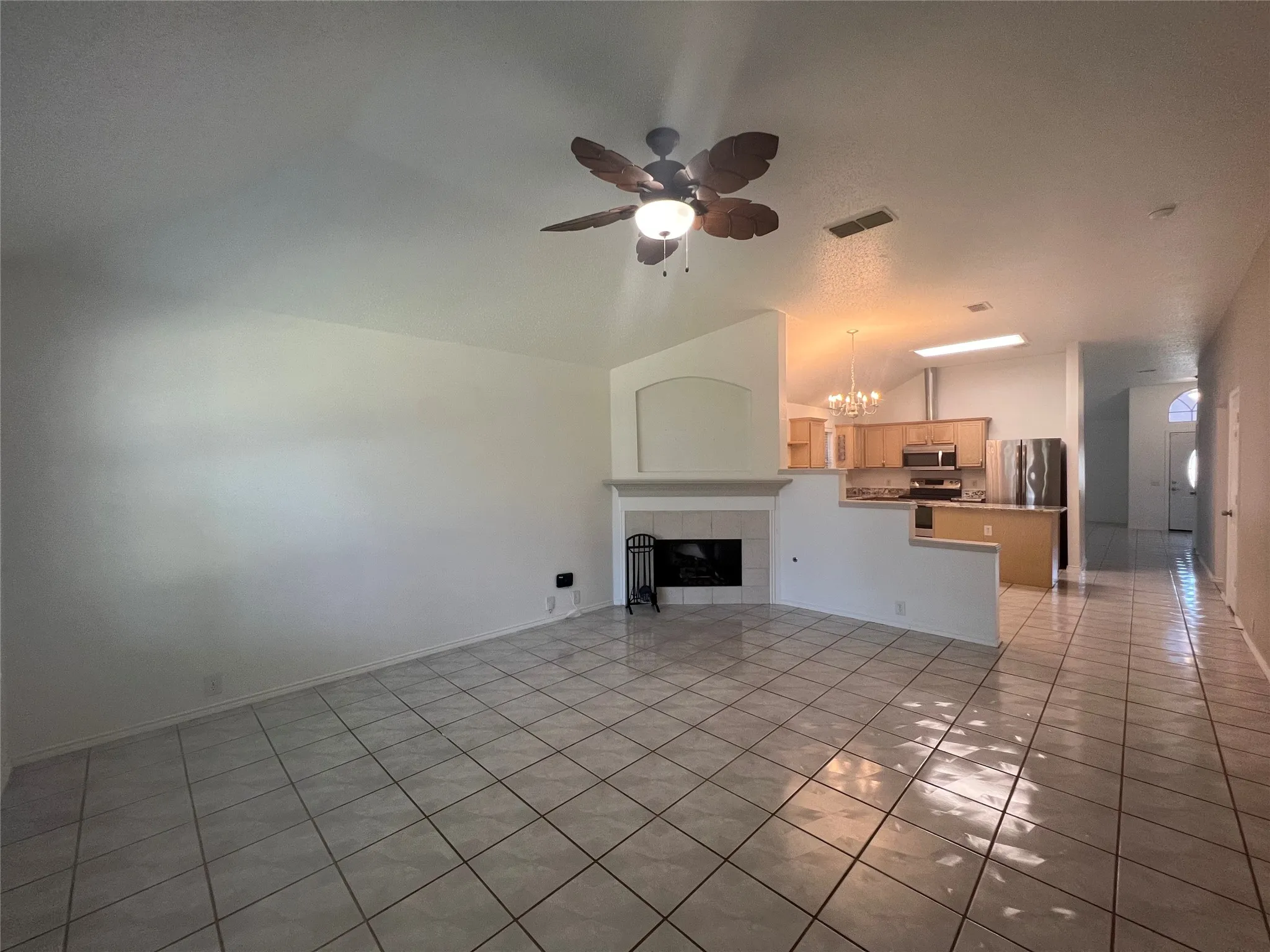 Single Family Residence For Rent in Tarrant County , 8059 Raleigh Court, Fort Worth, Texas 76123, 3 Bedroom, 2 Bathroom, Garage spaces, 1,865 Sqft, built in 1998, mls#21406203, Real Estate Agent in Fort Worth, Homes For Rent in Tarrant county, Homes For Rent in Fort Worth, Realtor in Fort Worth Texas, Real Estate Brokerage Independent Realty Texas, Luminita Cordes Realtor