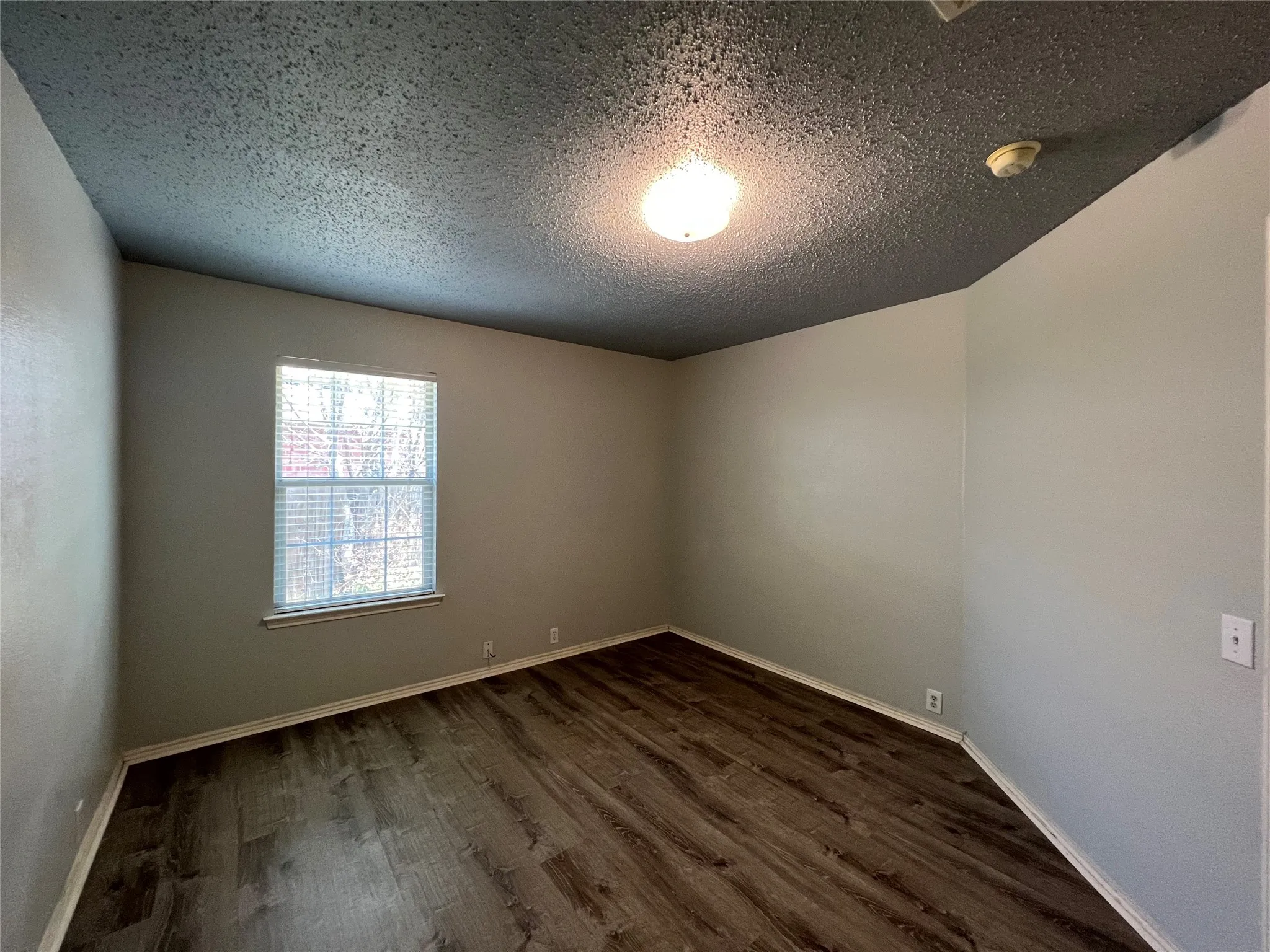 Single Family Residence For Rent in Tarrant County , 8059 Raleigh Court, Fort Worth, Texas 76123, 3 Bedroom, 2 Bathroom, Garage spaces, 1,865 Sqft, built in 1998, mls#21406203, Real Estate Agent in Fort Worth, Homes For Rent in Tarrant county, Homes For Rent in Fort Worth, Realtor in Fort Worth Texas, Real Estate Brokerage Independent Realty Texas, Luminita Cordes Realtor
