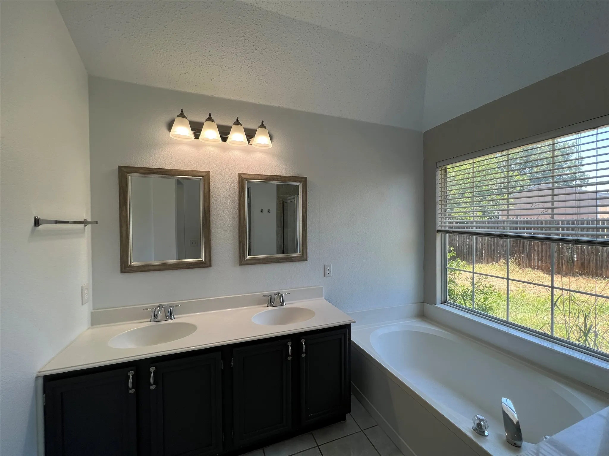 Single Family Residence For Rent in Tarrant County , 8059 Raleigh Court, Fort Worth, Texas 76123, 3 Bedroom, 2 Bathroom, Garage spaces, 1,865 Sqft, built in 1998, mls#21406203, Real Estate Agent in Fort Worth, Homes For Rent in Tarrant county, Homes For Rent in Fort Worth, Realtor in Fort Worth Texas, Real Estate Brokerage Independent Realty Texas, Luminita Cordes Realtor