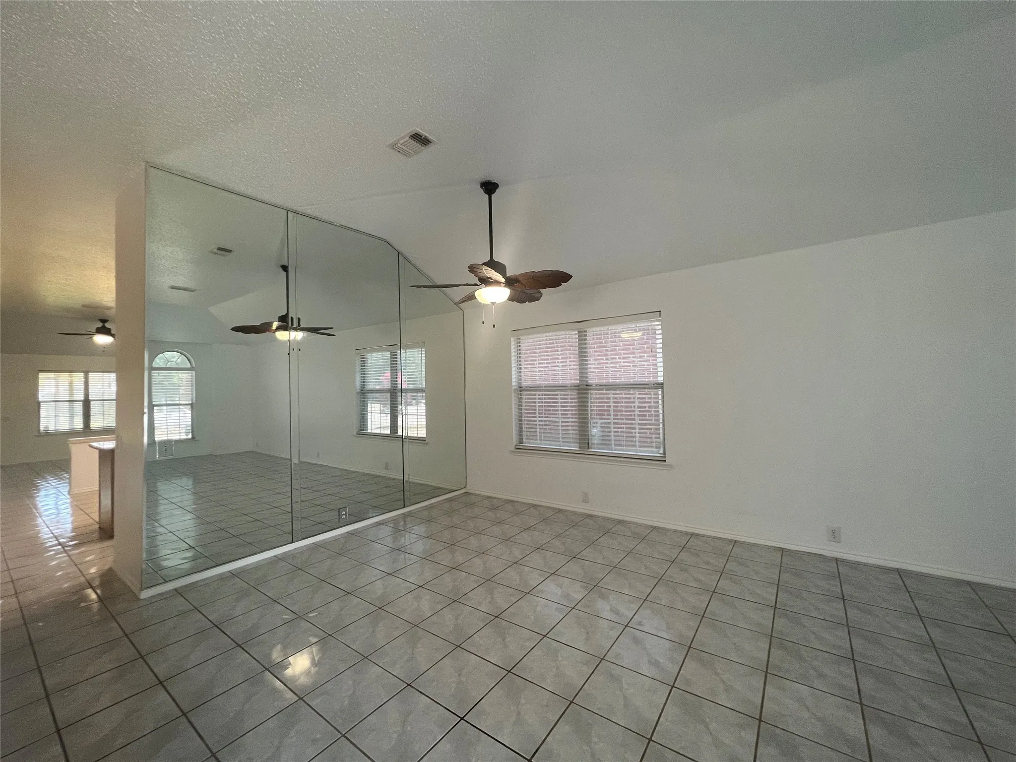 Single Family Residence For Rent in Tarrant County , 8059 Raleigh Court, Fort Worth, Texas 76123, 3 Bedroom, 2 Bathroom, Garage spaces, 1,865 Sqft, built in 1998, mls#21406203, Real Estate Agent in Fort Worth, Homes For Rent in Tarrant county, Homes For Rent in Fort Worth, Realtor in Fort Worth Texas, Real Estate Brokerage Independent Realty Texas, Luminita Cordes Realtor