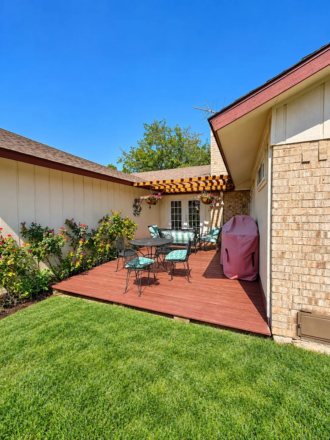 Single Family Residence For Sale in Dallas County , 2104 Baltimore Drive, Richardson, Texas 75081, 4 Bedroom, 2 Bathroom, 2 Garage spaces, 2,011 Sqft, built in 1976, mls#21284406, Real Estate Agent in Richardson, Homes For Sale in Dallas county, Homes For Sale in Richardson, Realtor in Richardson Texas, Real Estate Brokerage Independent Realty Texas, Luminita Cordes Realtor