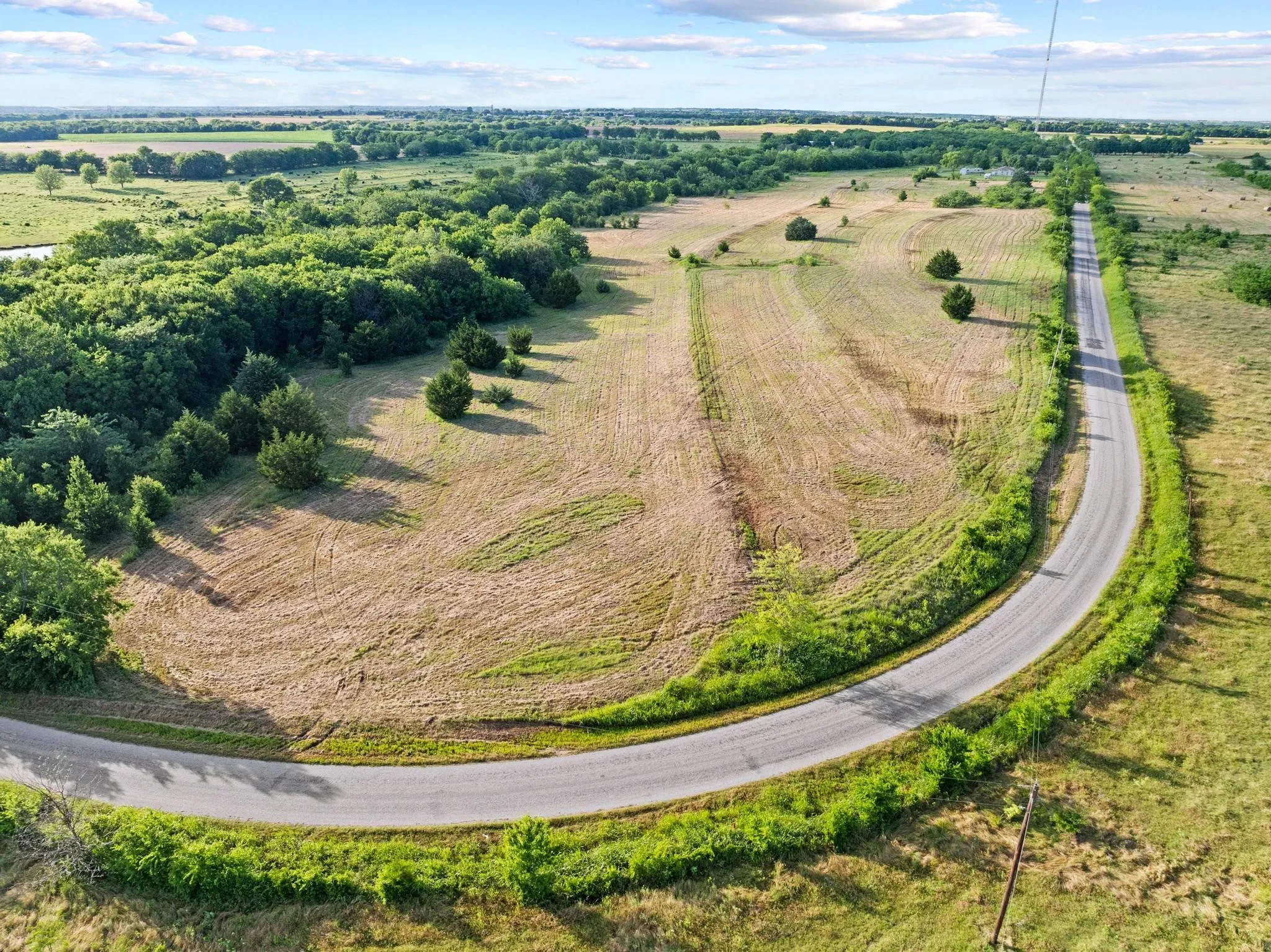 Unimproved Land For Sale in Grayson County , 24.95 acres Mc Farlin Road, Collinsville, Texas 76233, 0, 0, Garage spaces, 0 Sqft, built in 0, mls#21405780, Real Estate Agent in Collinsville, Homes For Sale in Grayson county, Homes For Sale in Collinsville, Realtor in Collinsville Texas, Real Estate Brokerage Independent Realty Texas, Luminita Cordes Realtor